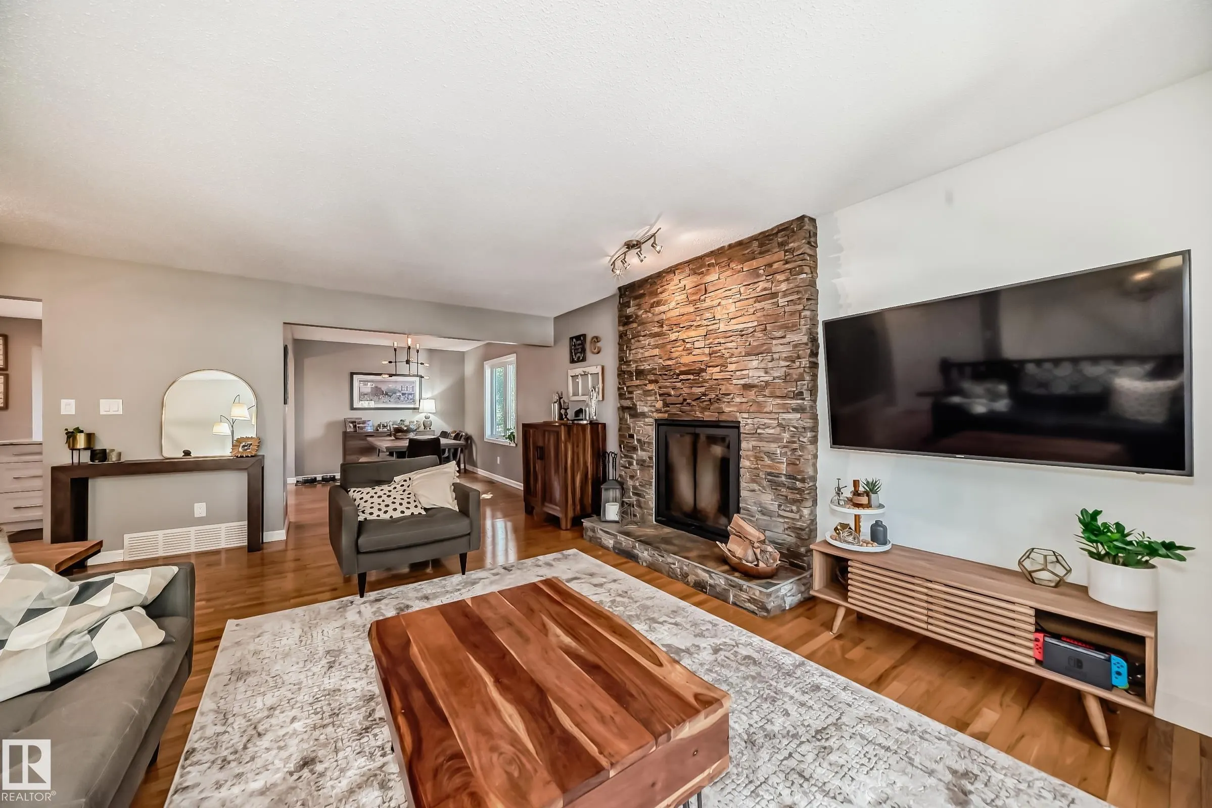 118 LANGHOLM Drive
