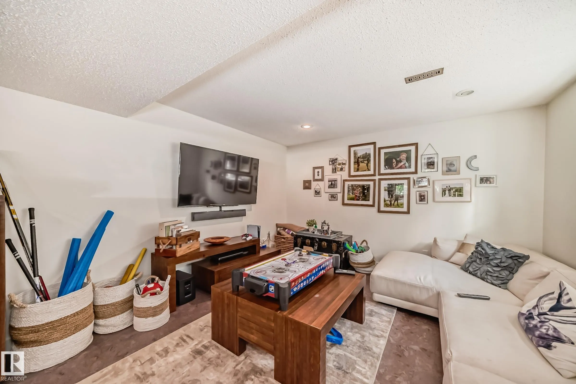 118 LANGHOLM Drive