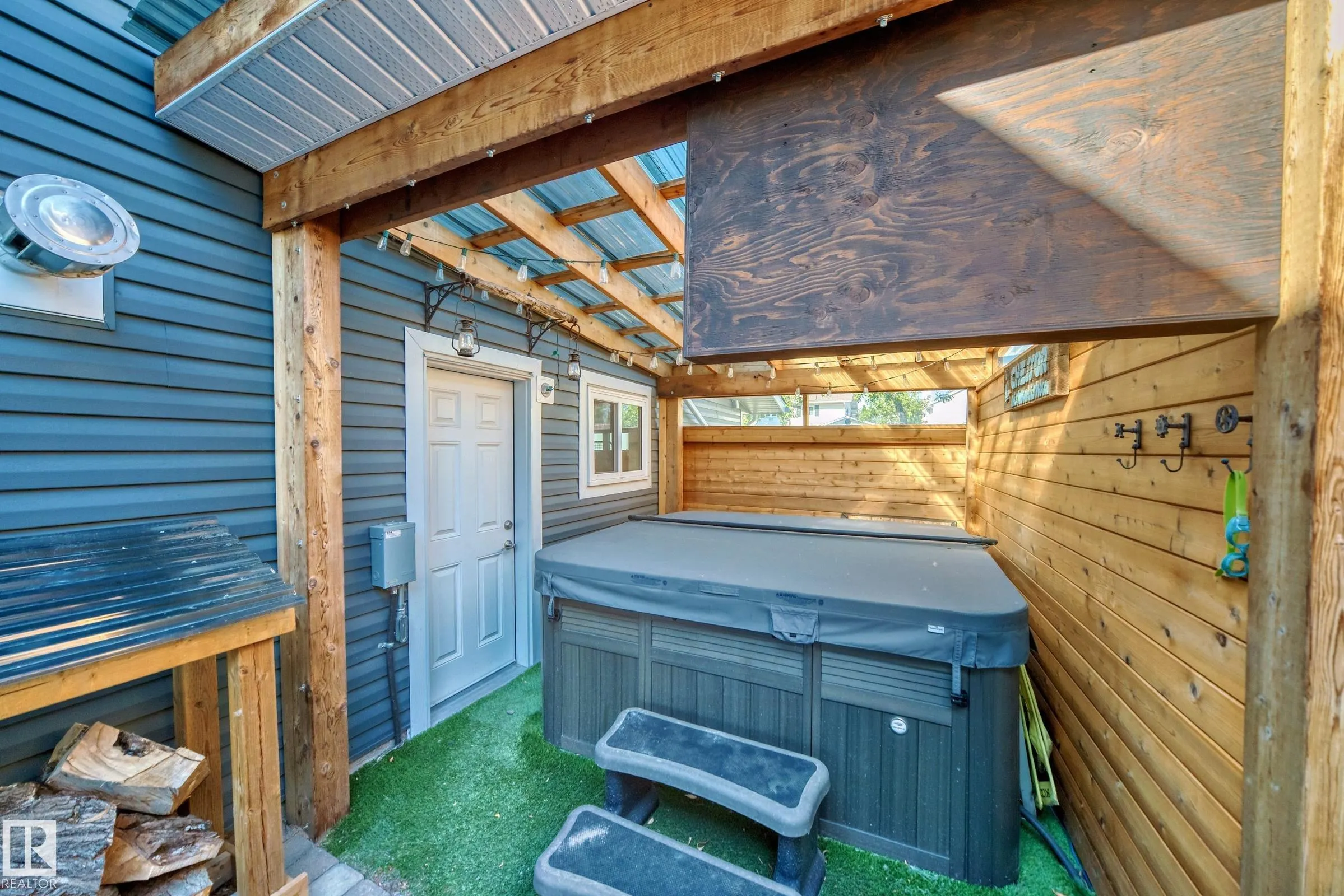 118 LANGHOLM Drive