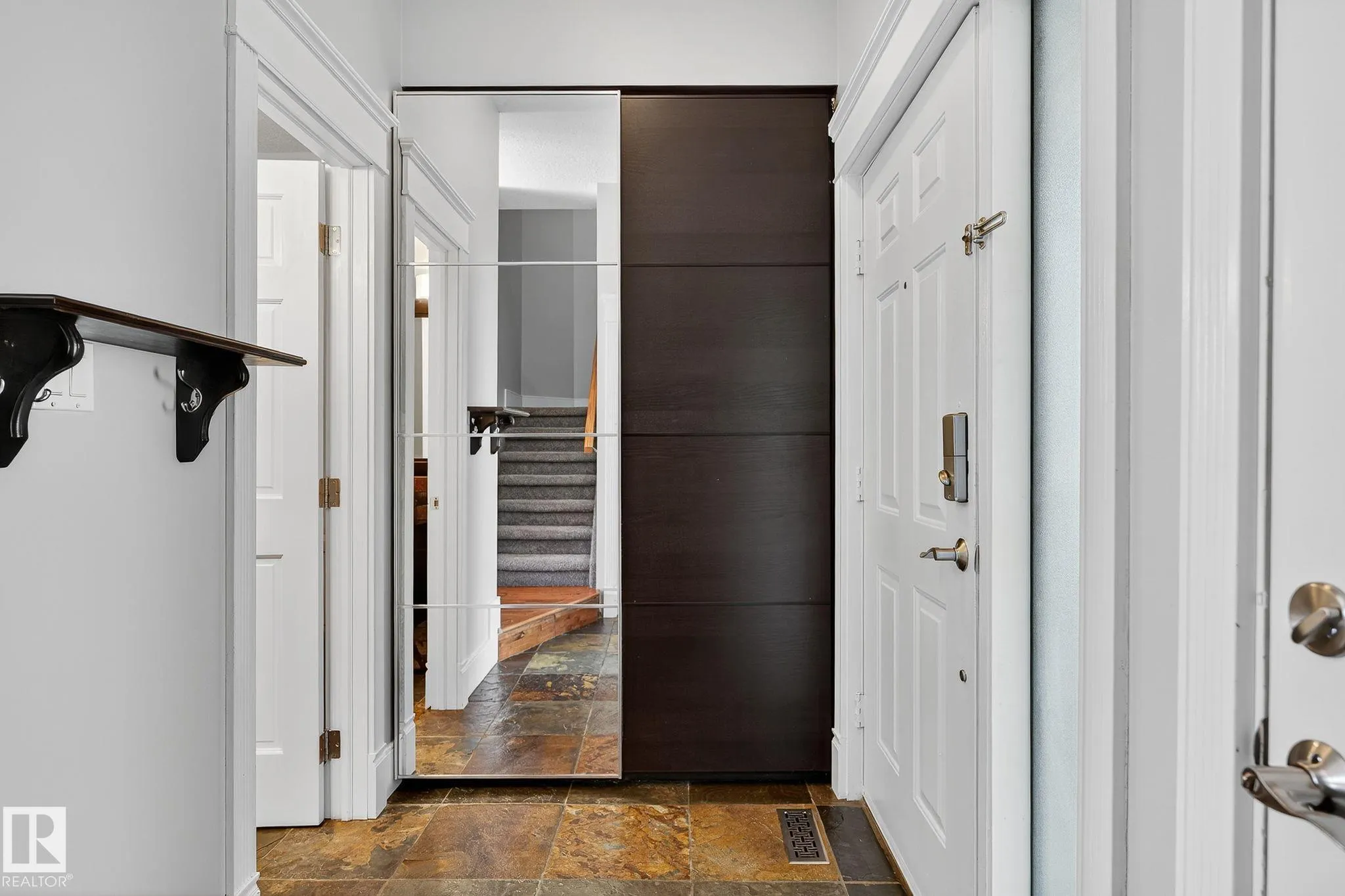 146 CALLINGWOOD Place