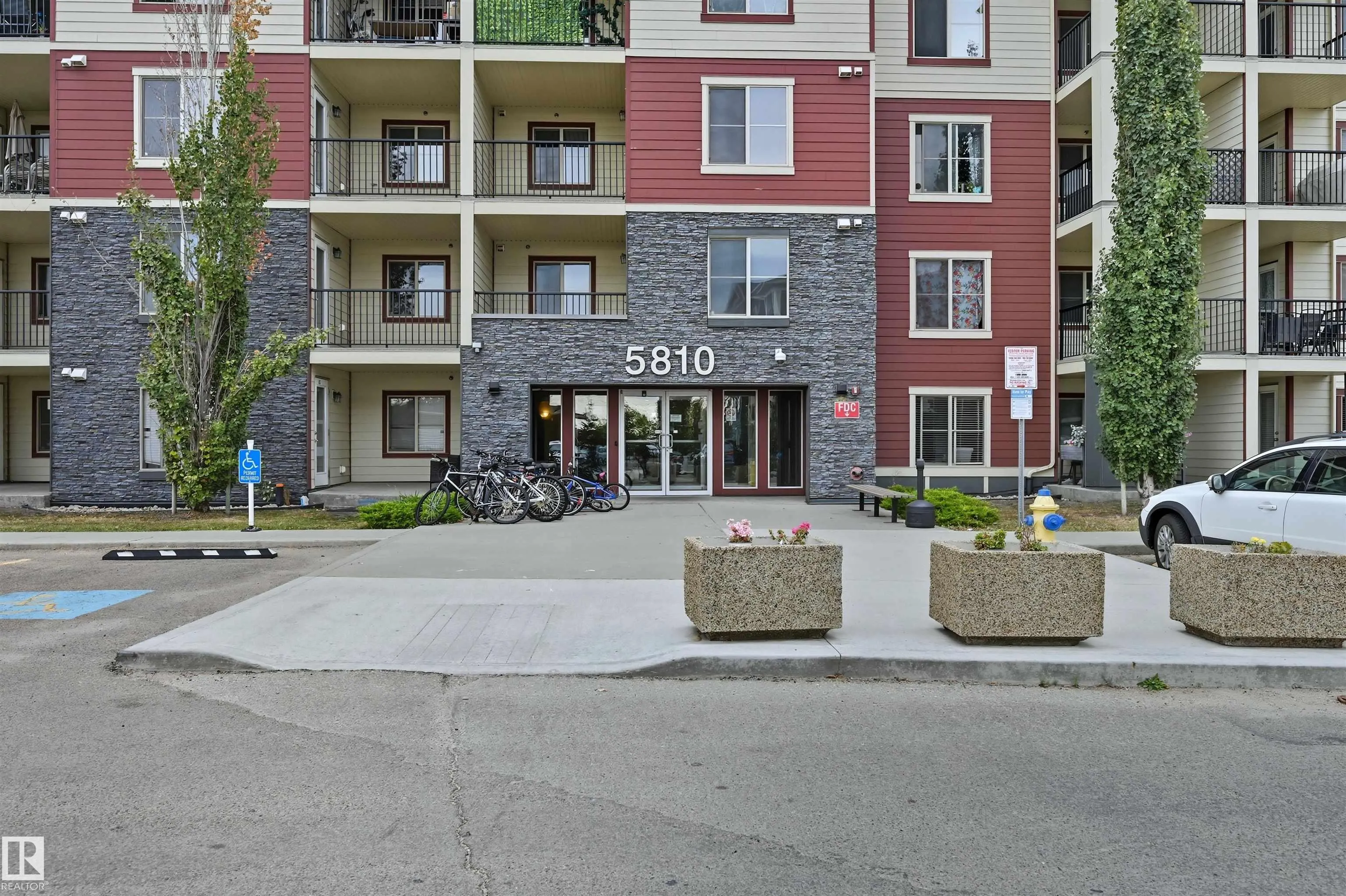 5810 MULLEN Place