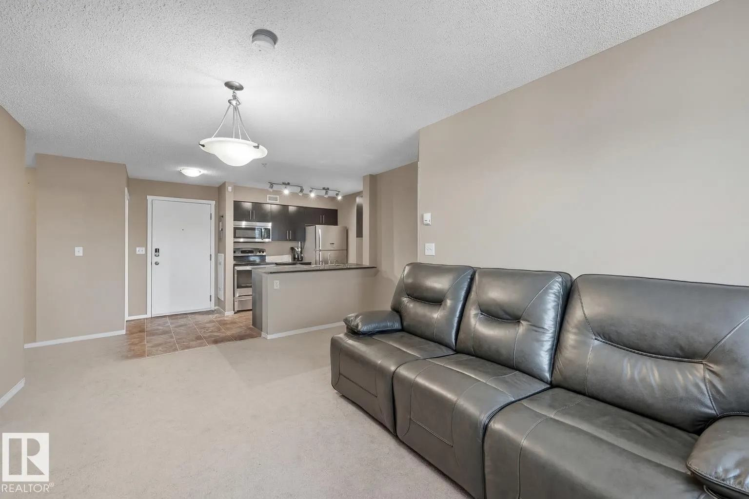 5810 MULLEN Place