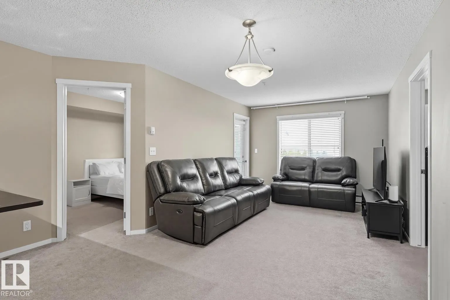5810 MULLEN Place