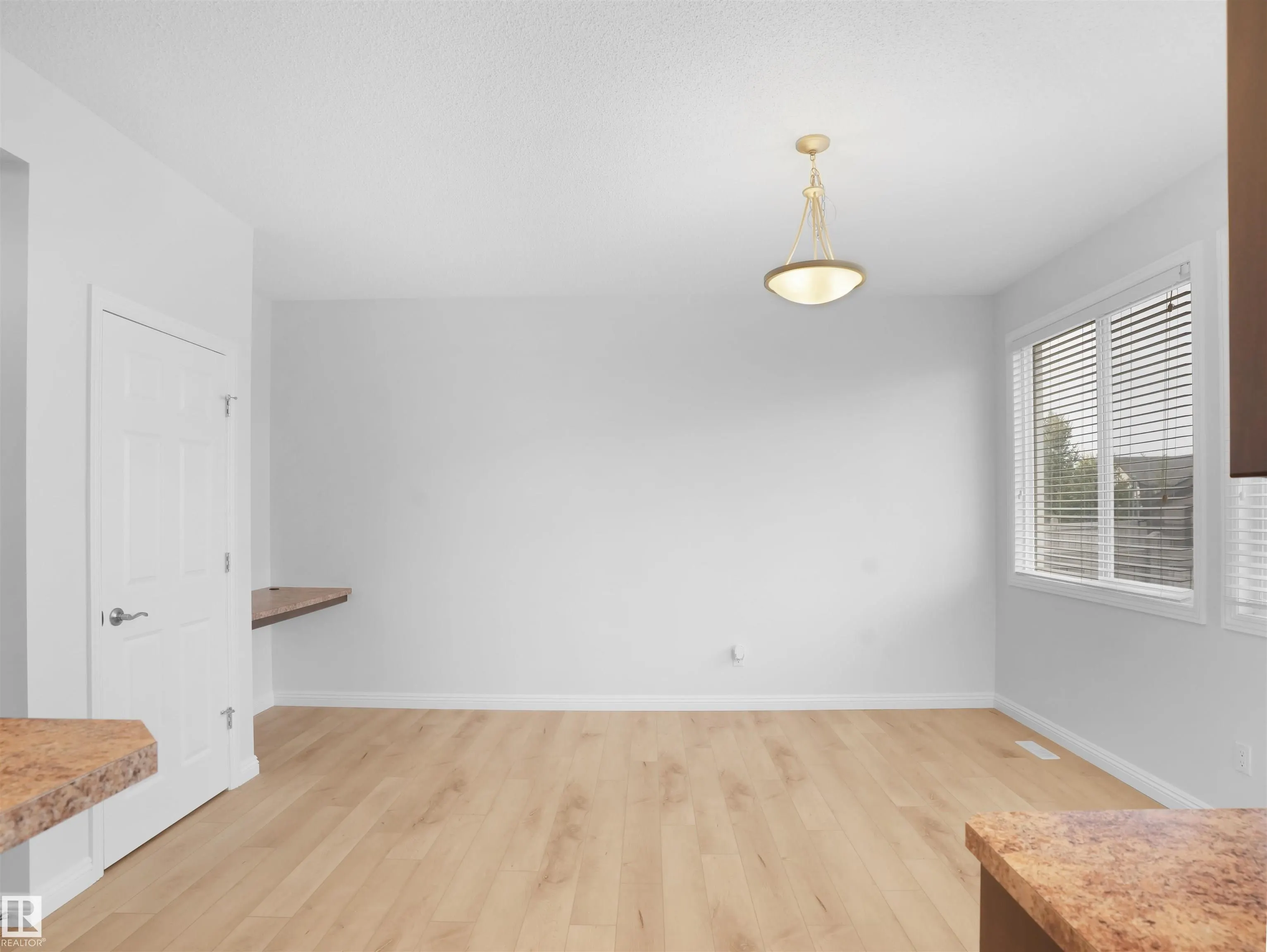 2533 COLE Crescent