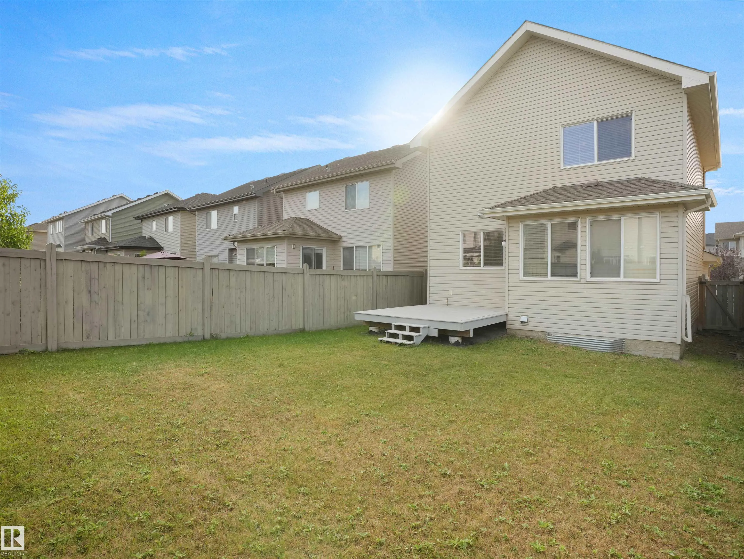 2533 COLE Crescent