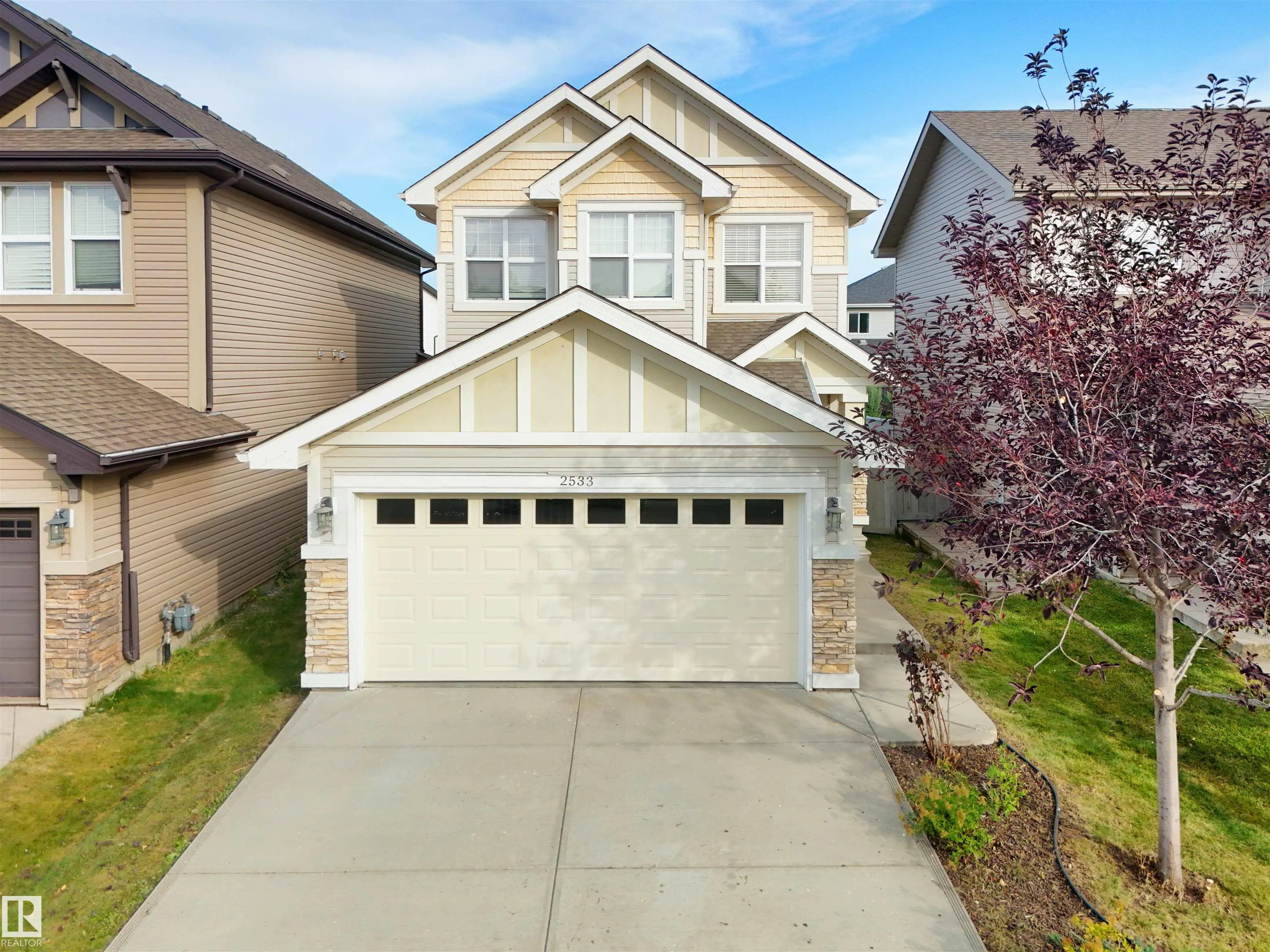 2533 COLE Crescent