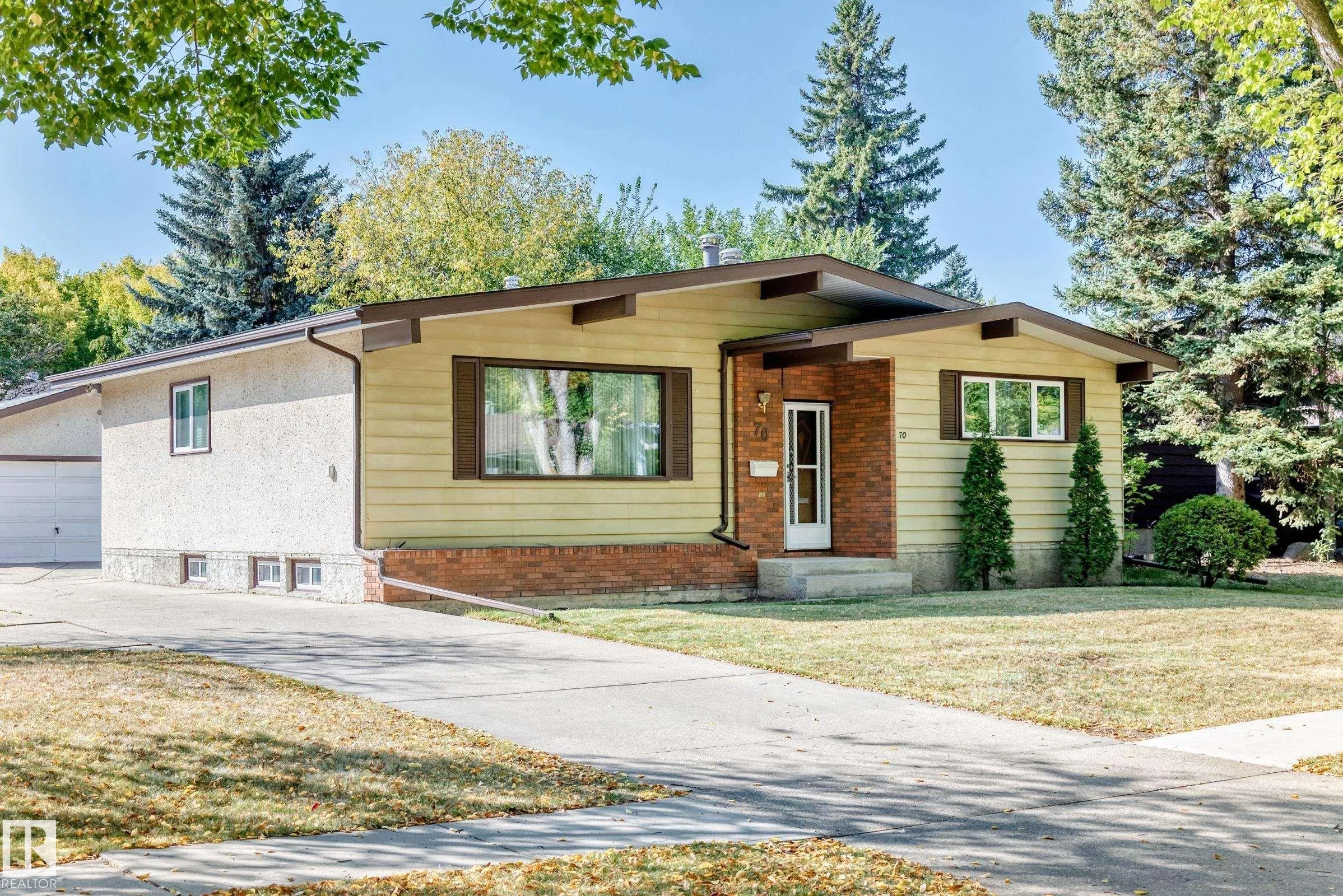 70 FLEETWOOD Crescent