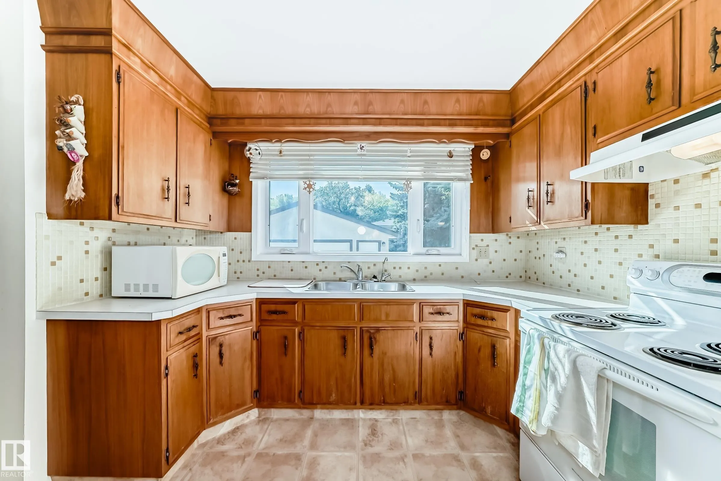 70 FLEETWOOD Crescent