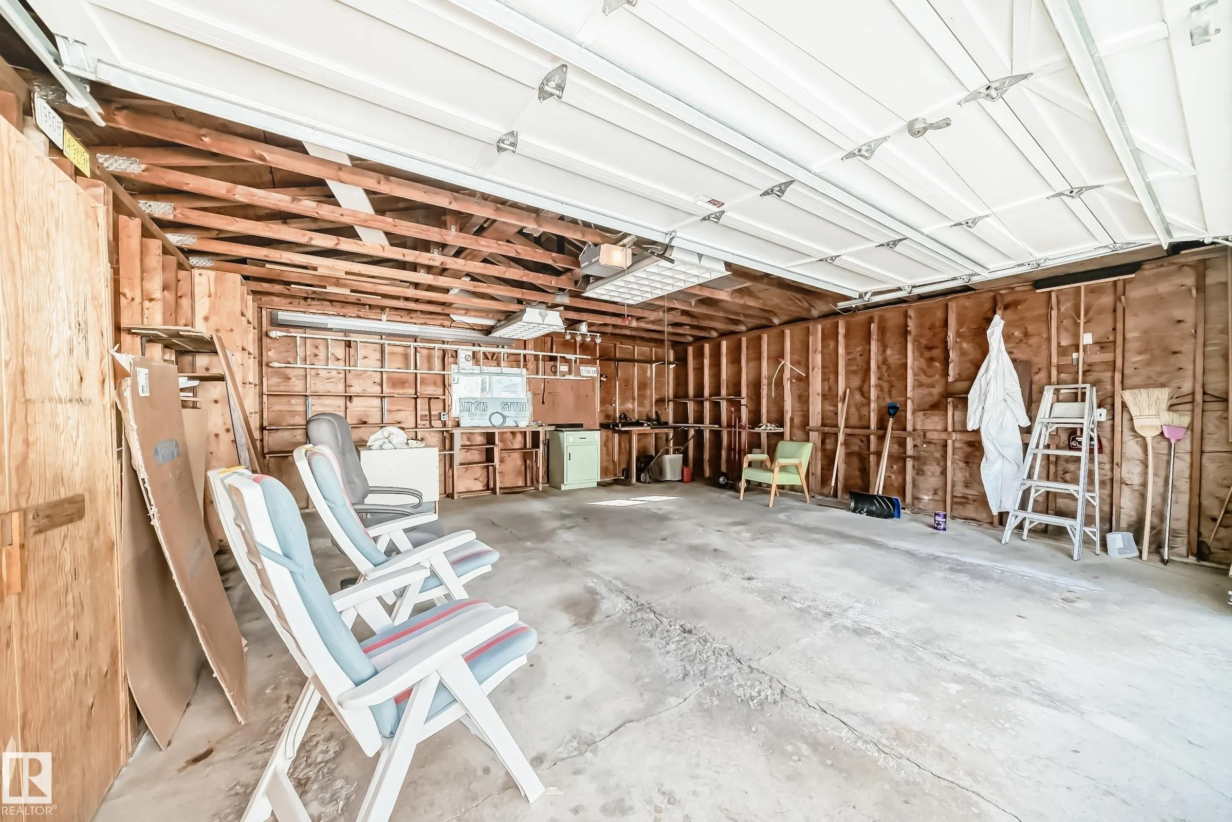 70 FLEETWOOD Crescent