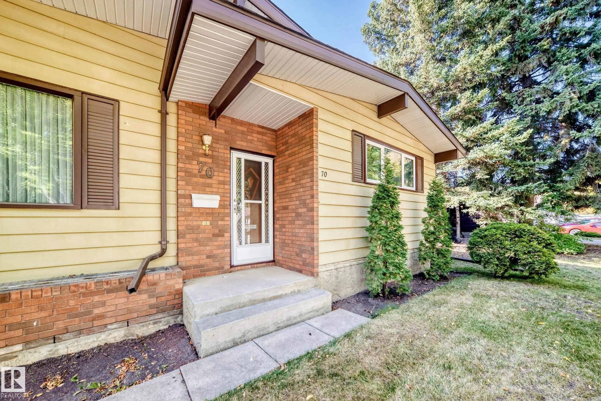 70 FLEETWOOD Crescent