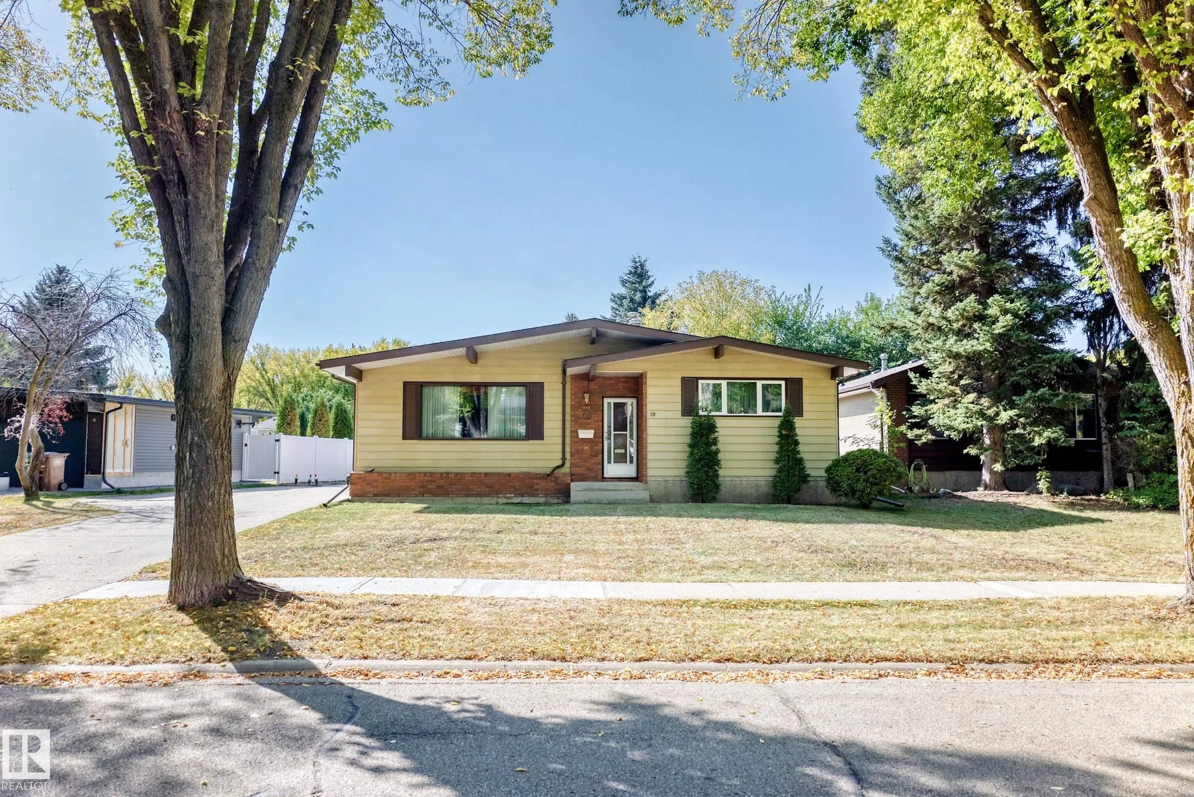 70 FLEETWOOD Crescent