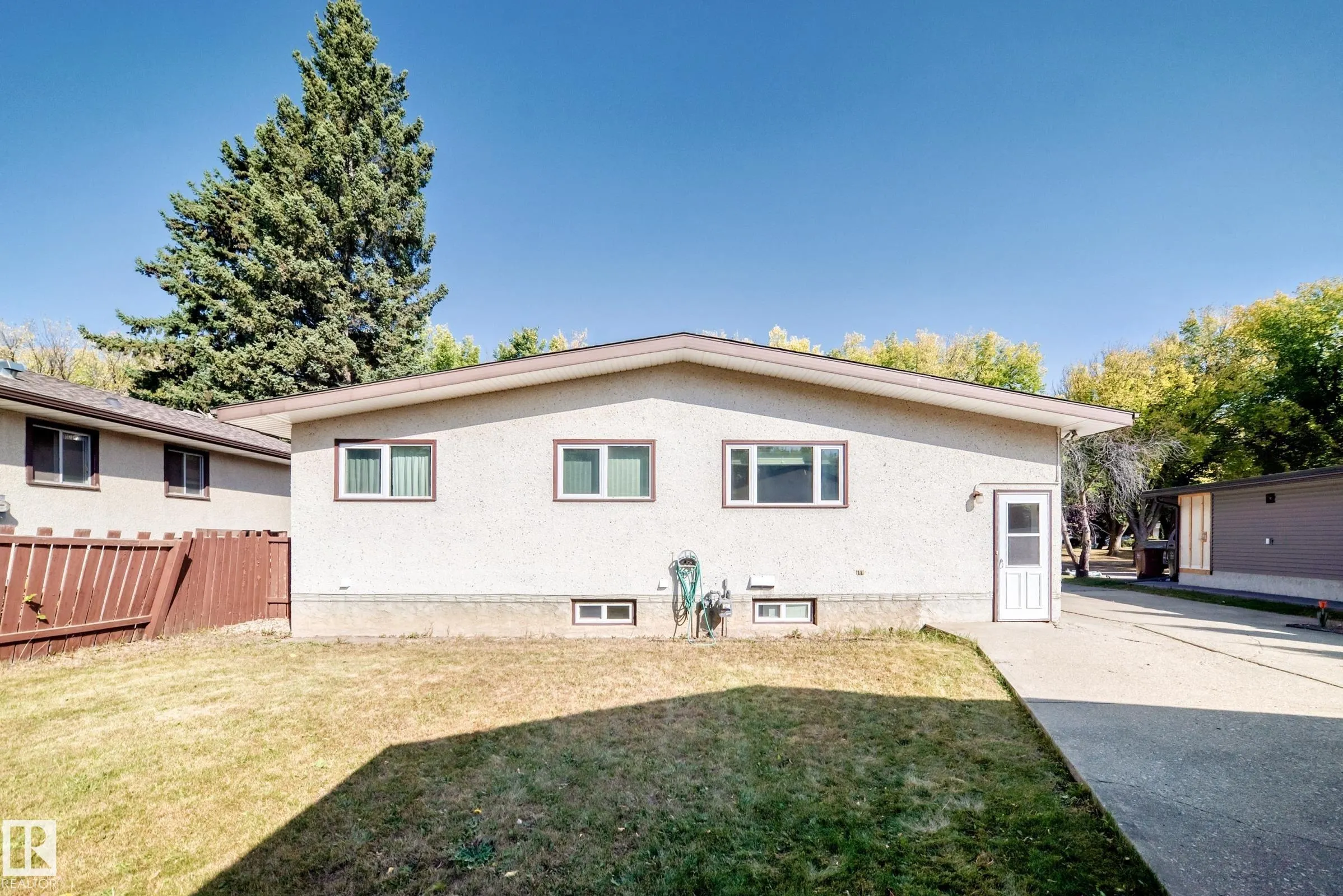 70 FLEETWOOD Crescent