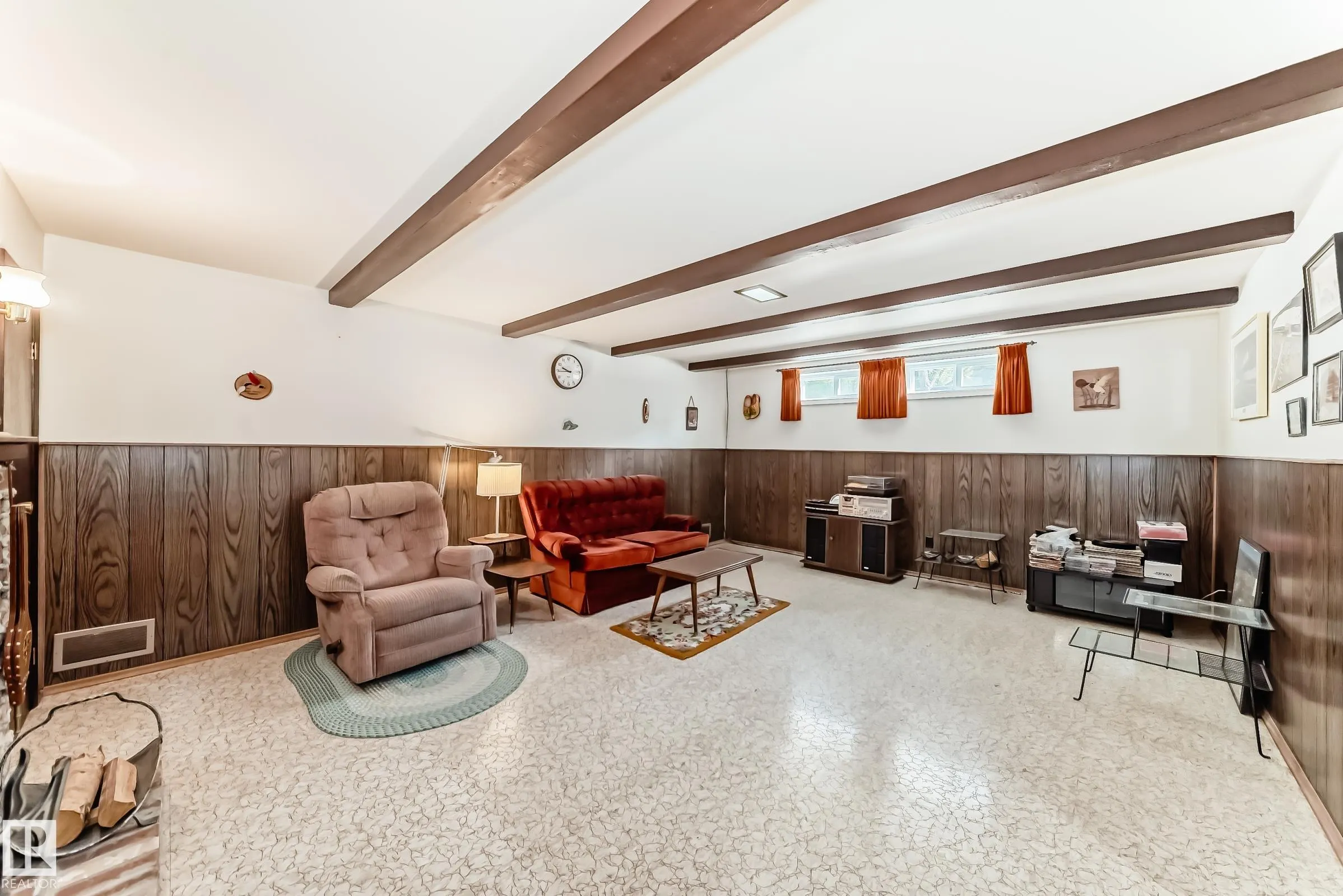 70 FLEETWOOD Crescent