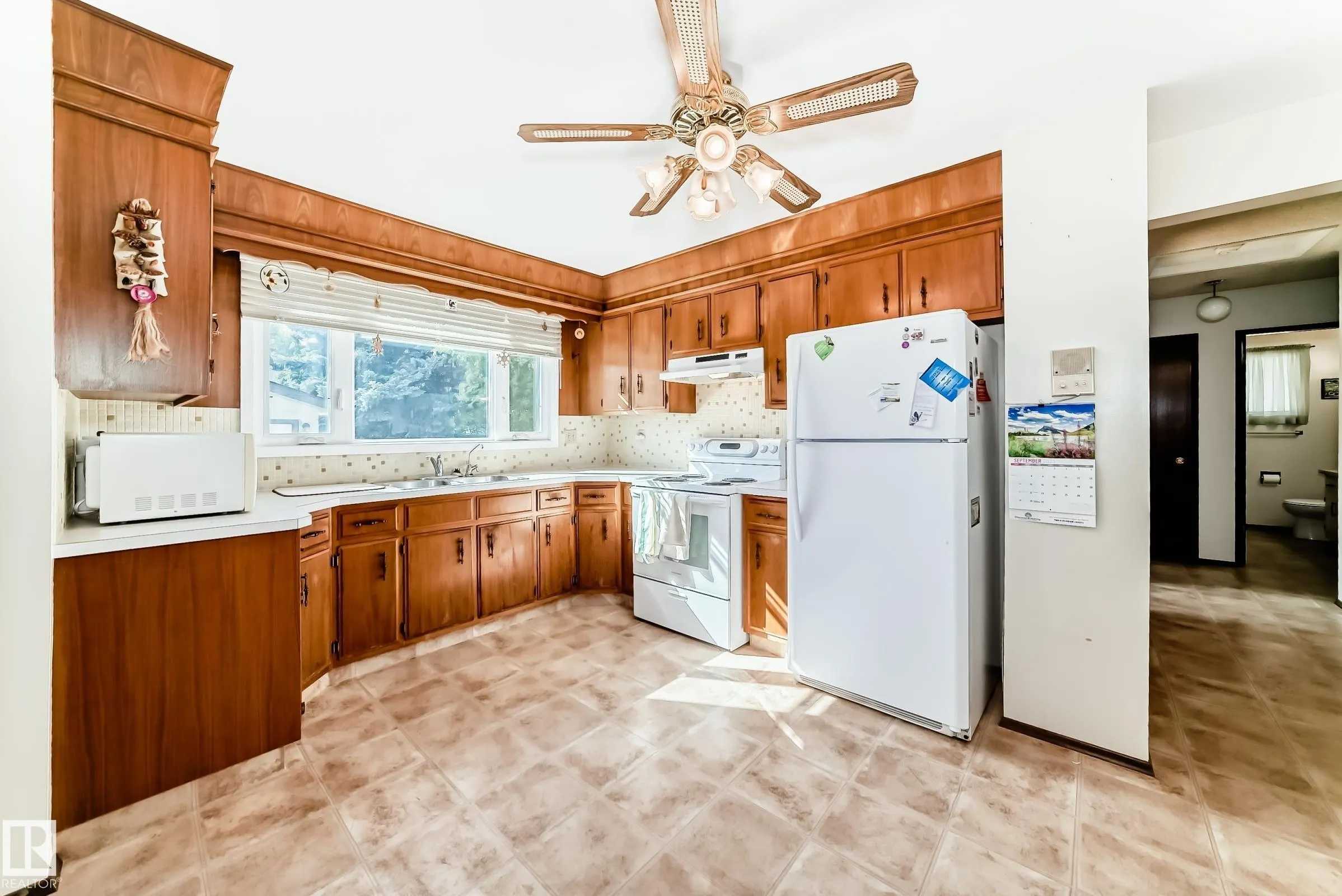 70 FLEETWOOD Crescent