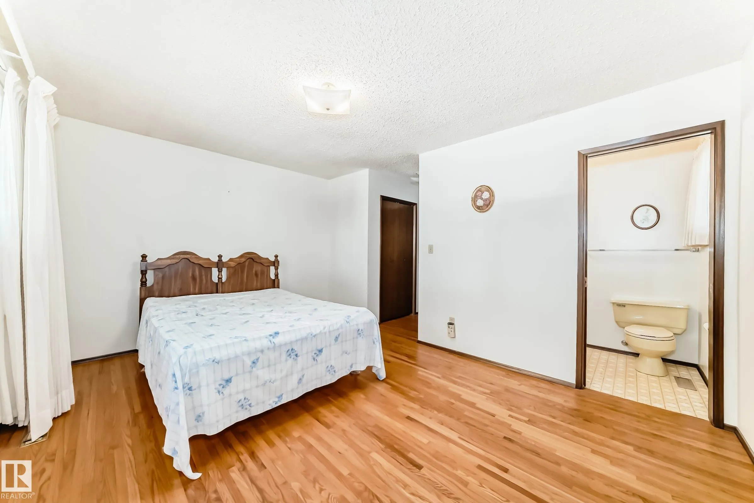 70 FLEETWOOD Crescent