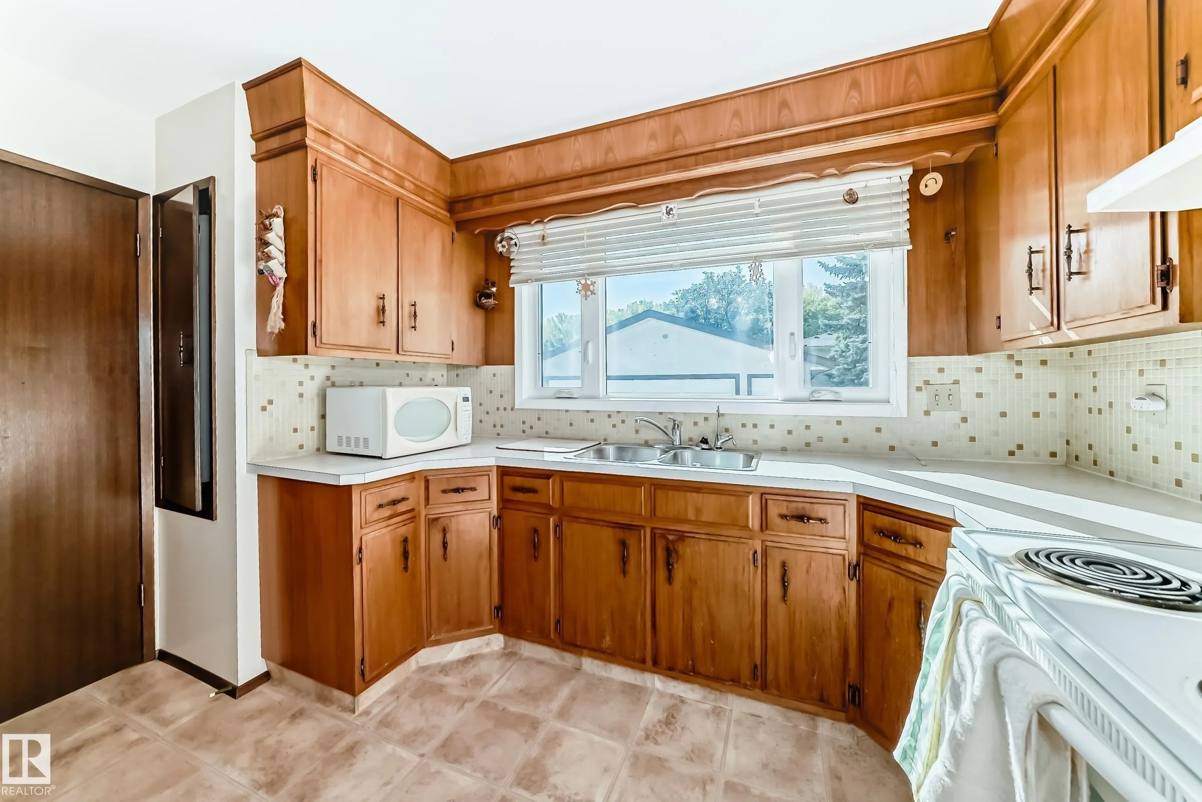 70 FLEETWOOD Crescent