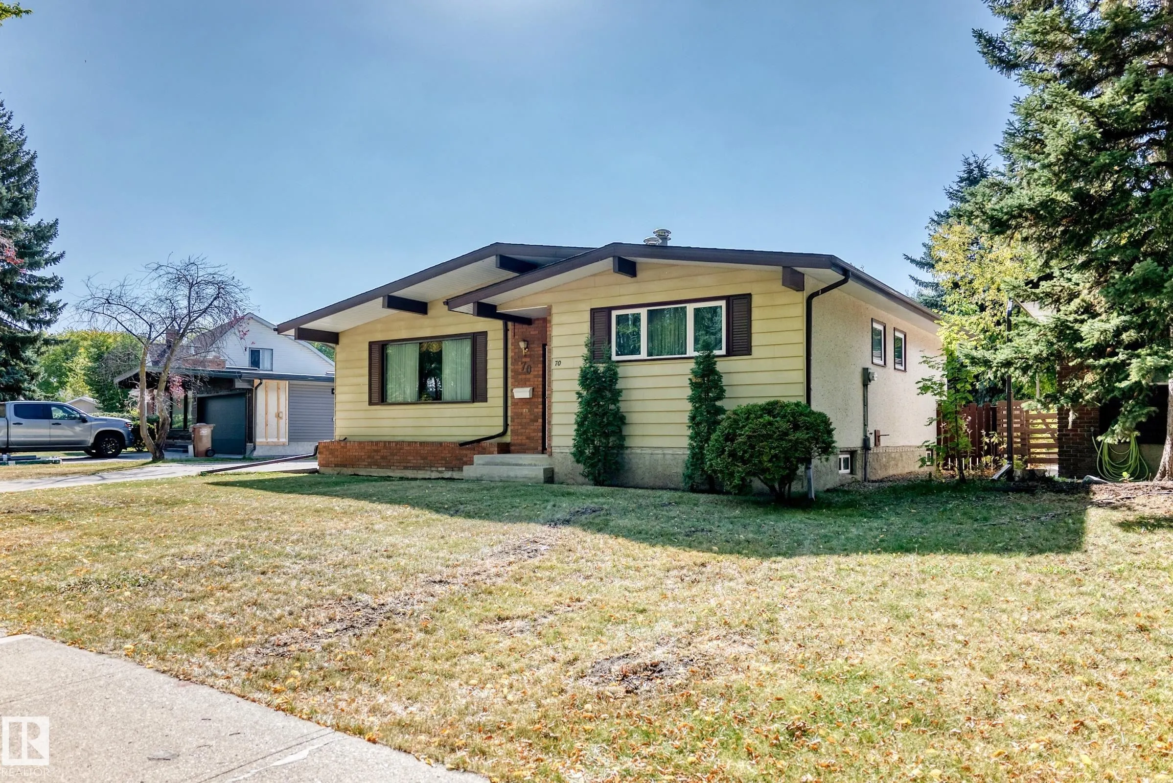70 FLEETWOOD Crescent