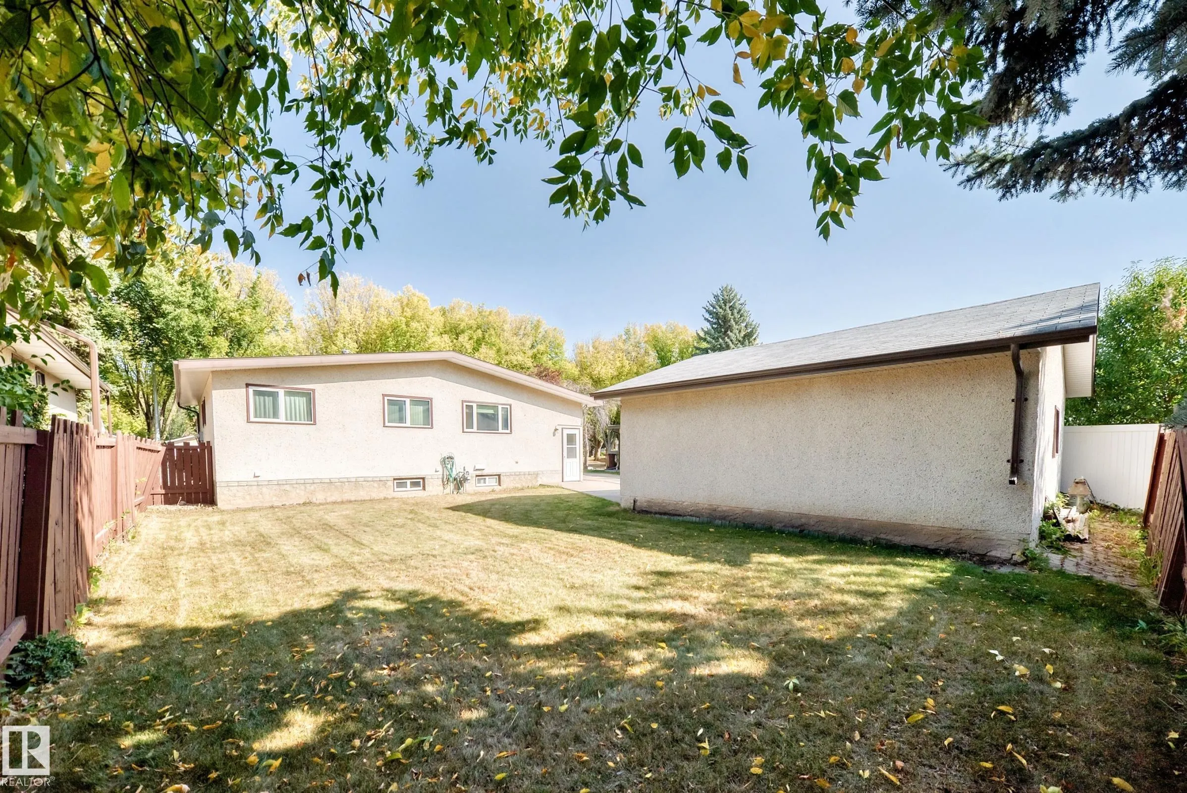 70 FLEETWOOD Crescent
