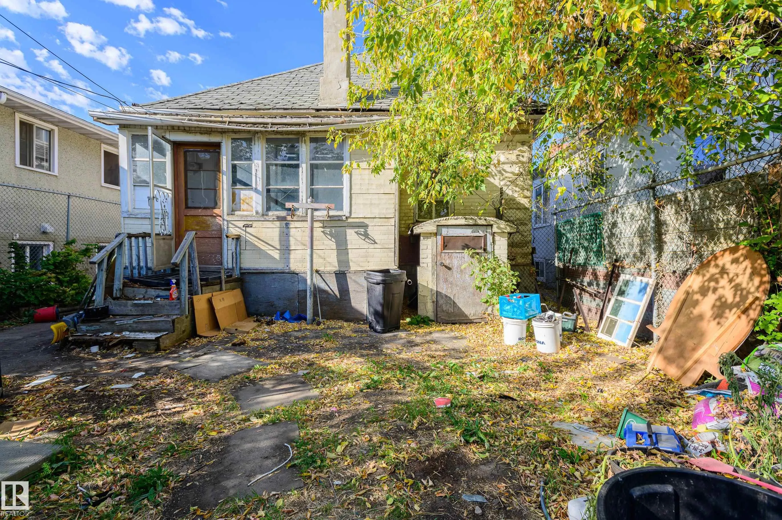 10947 98 Street