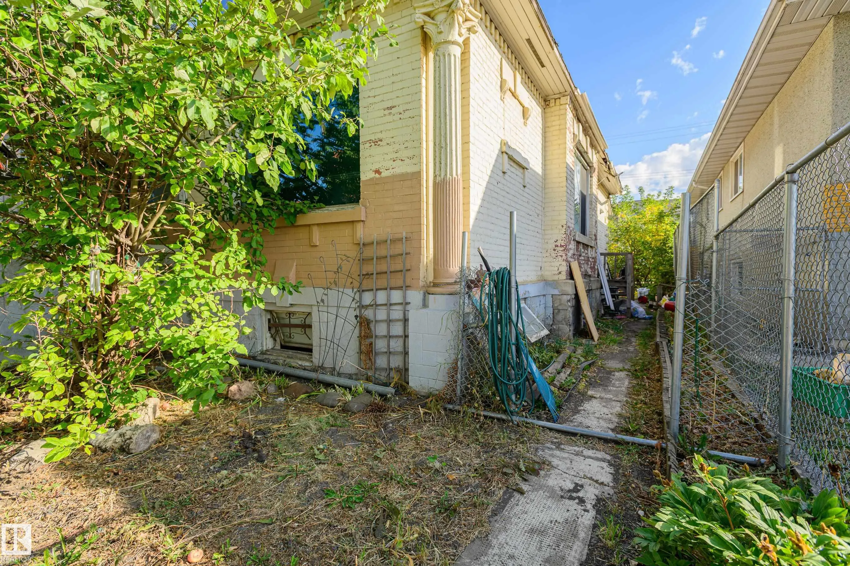 10947 98 Street