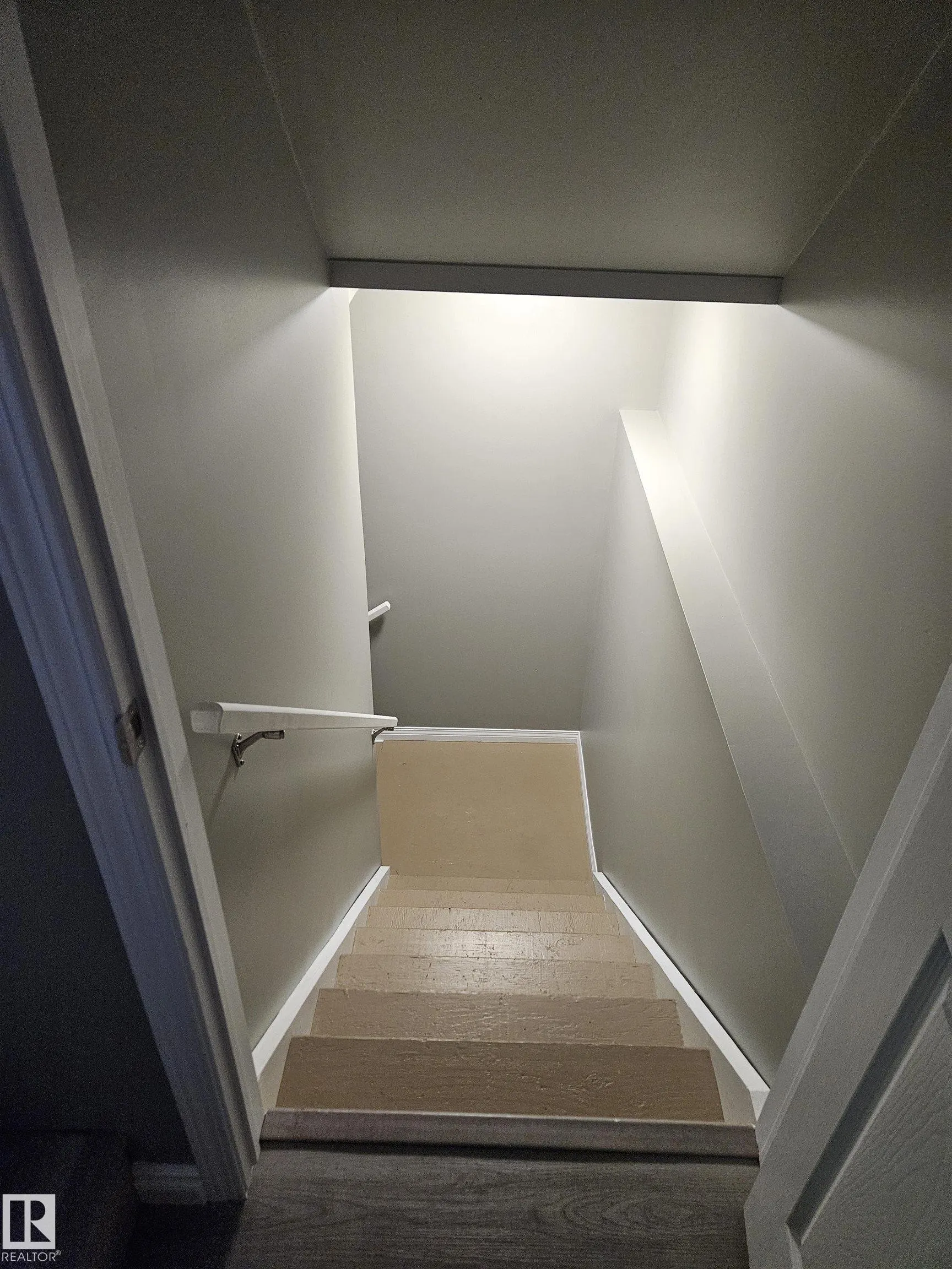 34 CALVERT Wynd
