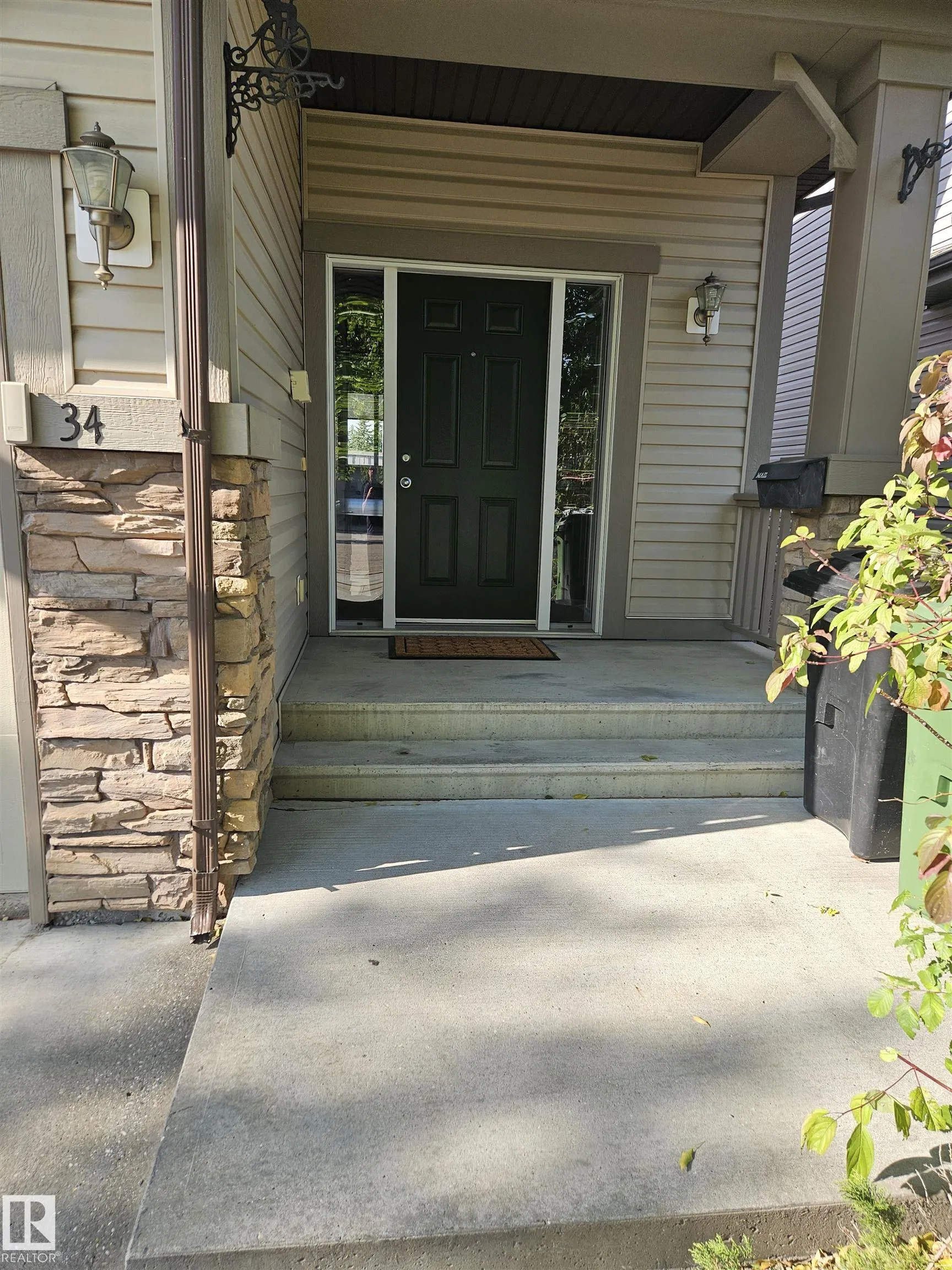 34 CALVERT Wynd