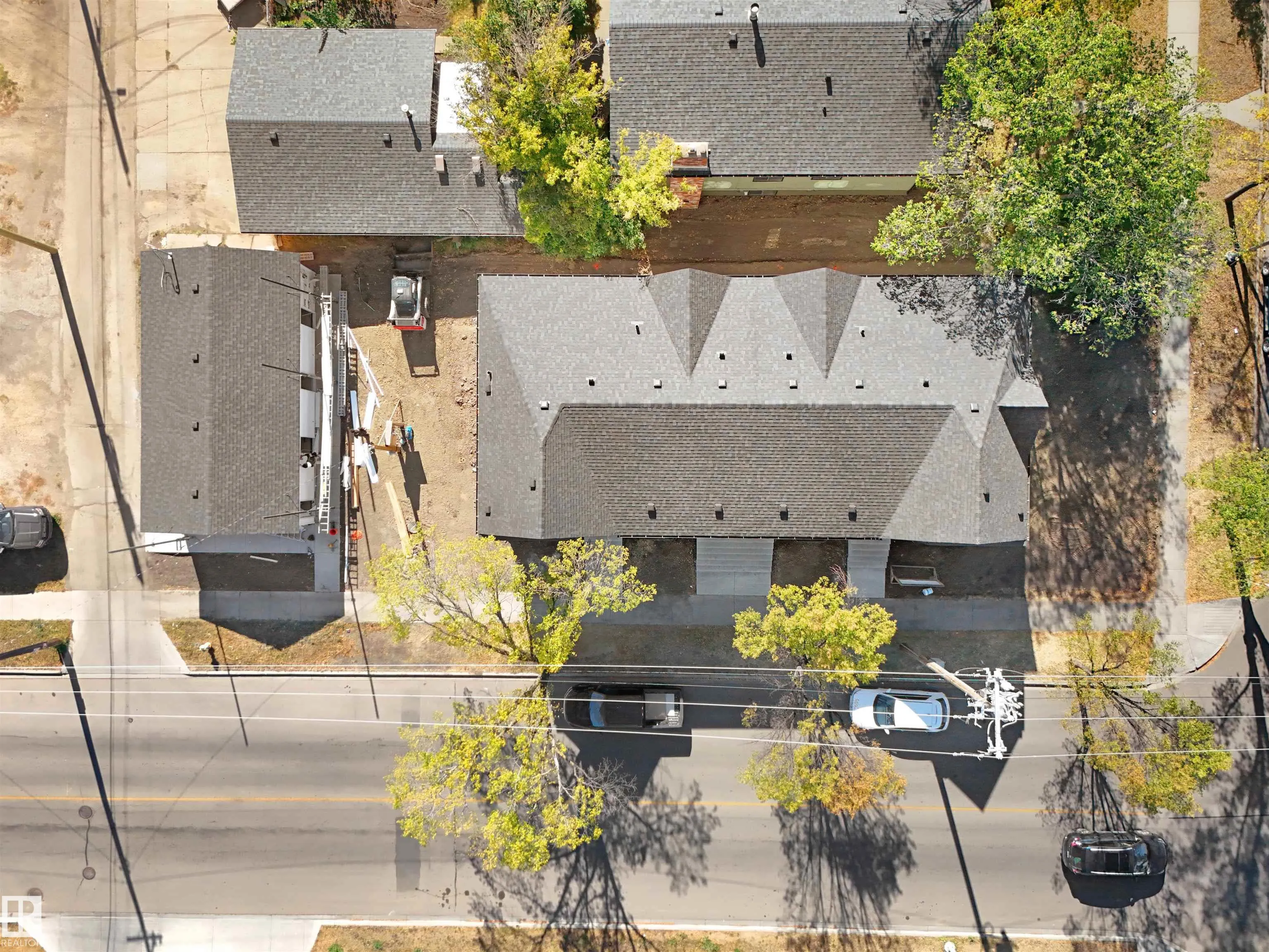 10121 122 Avenue