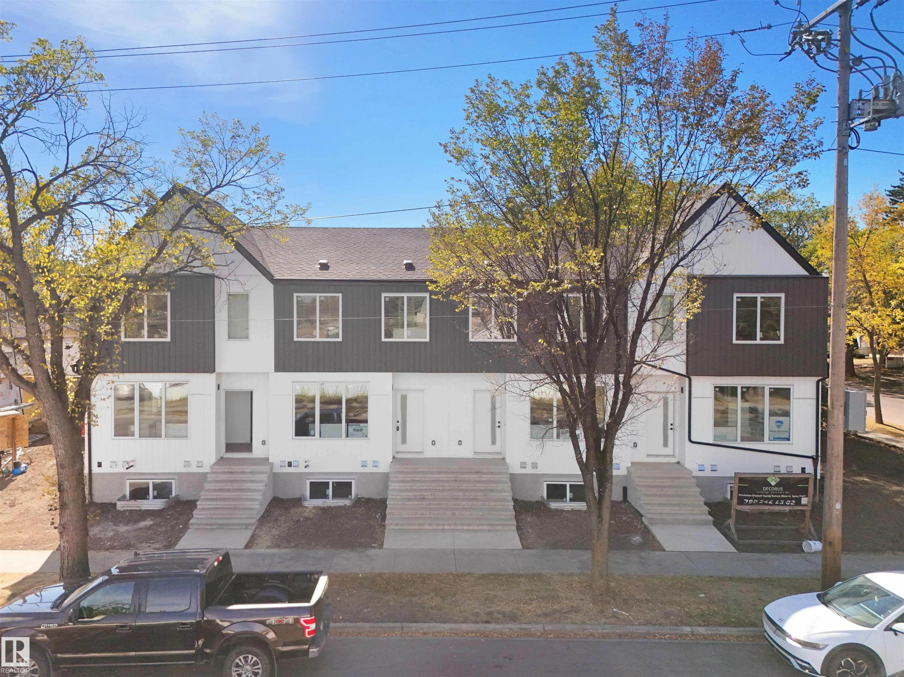 10121 122 Avenue