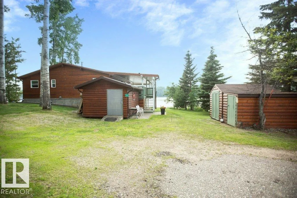16 Maple Cresent