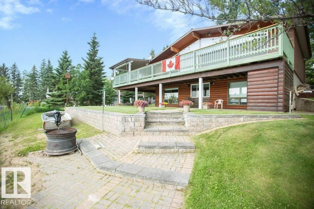 16 Maple Cresent