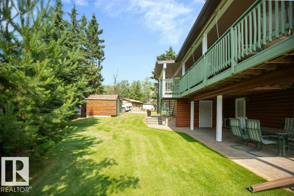 16 Maple Cresent