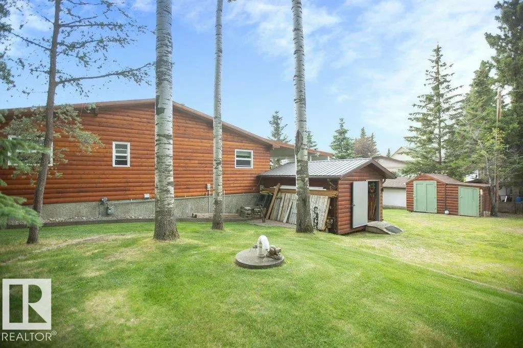 16 Maple Cresent