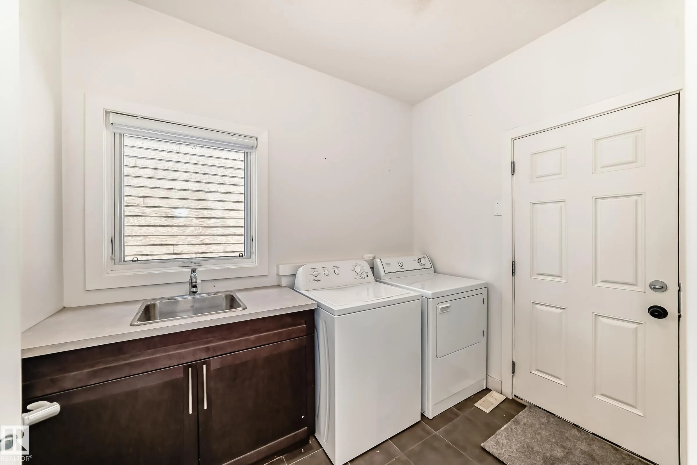 3313 KIDD Close