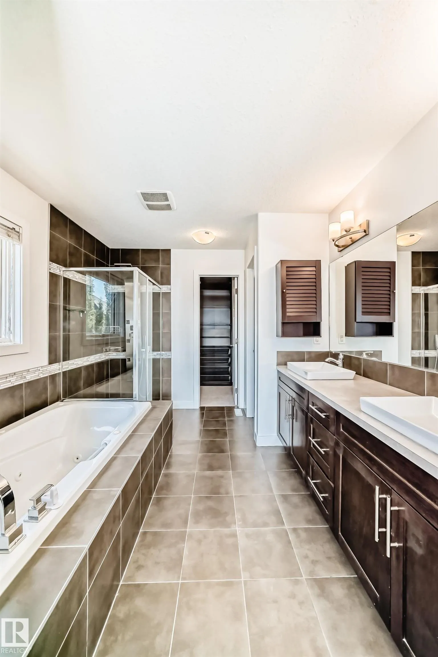 3313 KIDD Close