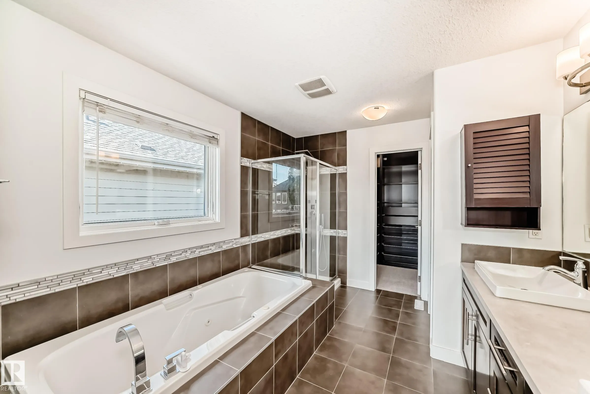 3313 KIDD Close