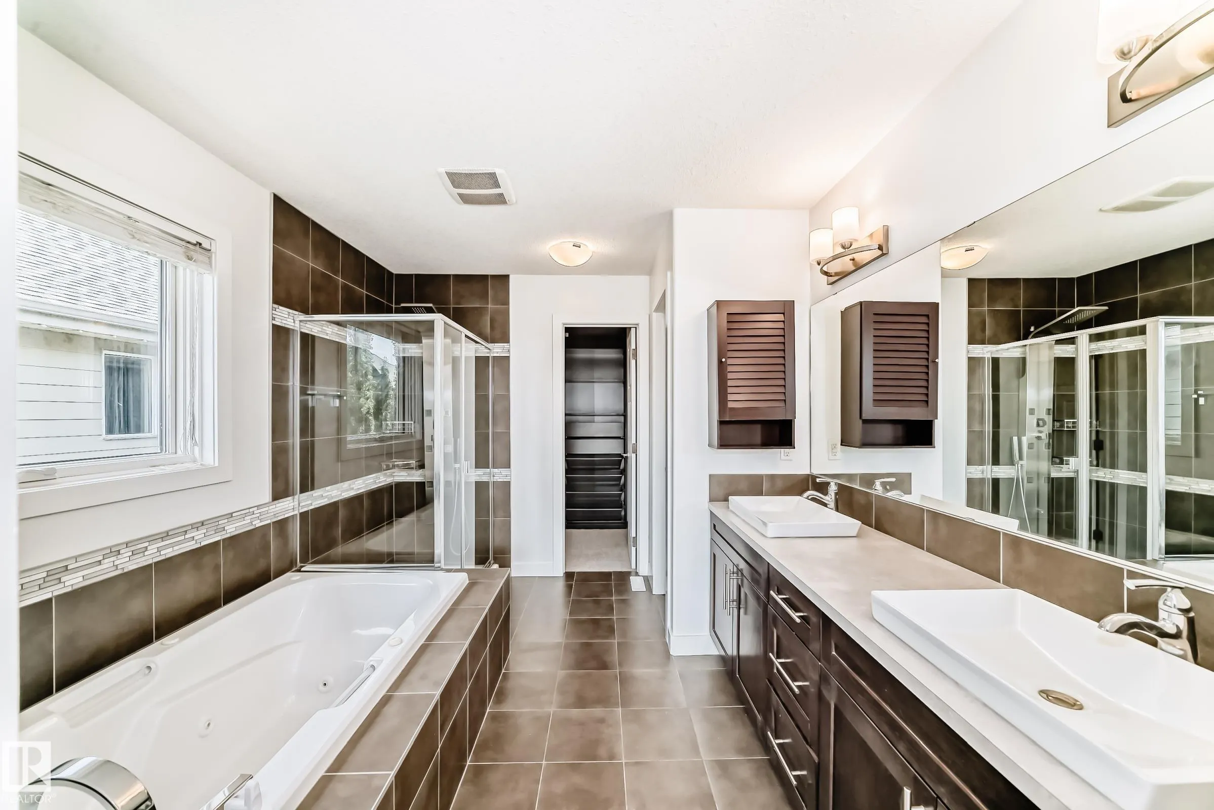 3313 KIDD Close