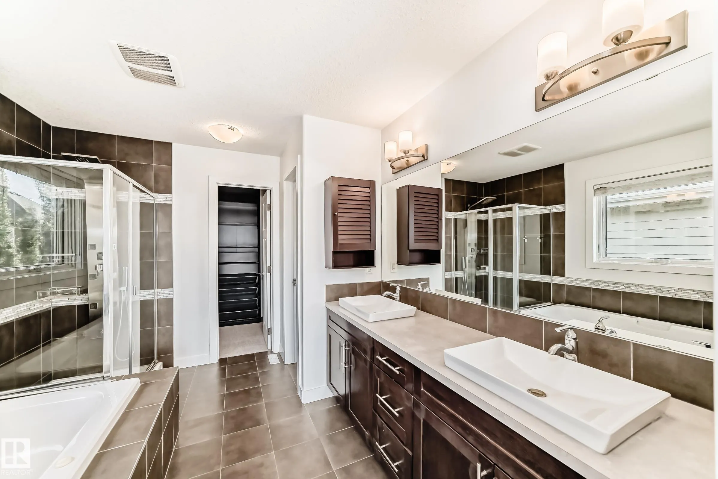 3313 KIDD Close