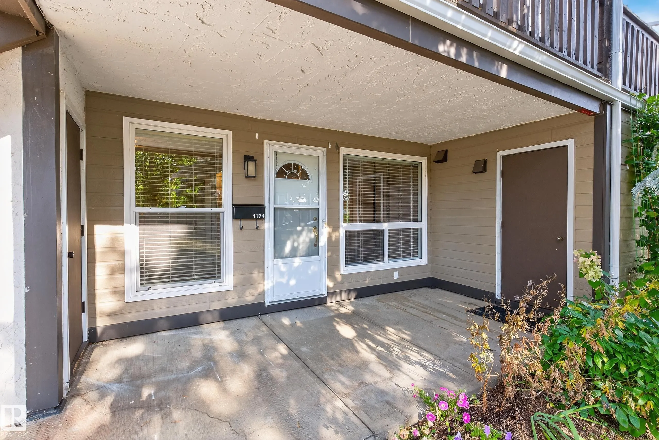 1174 SADDLEBACK Road