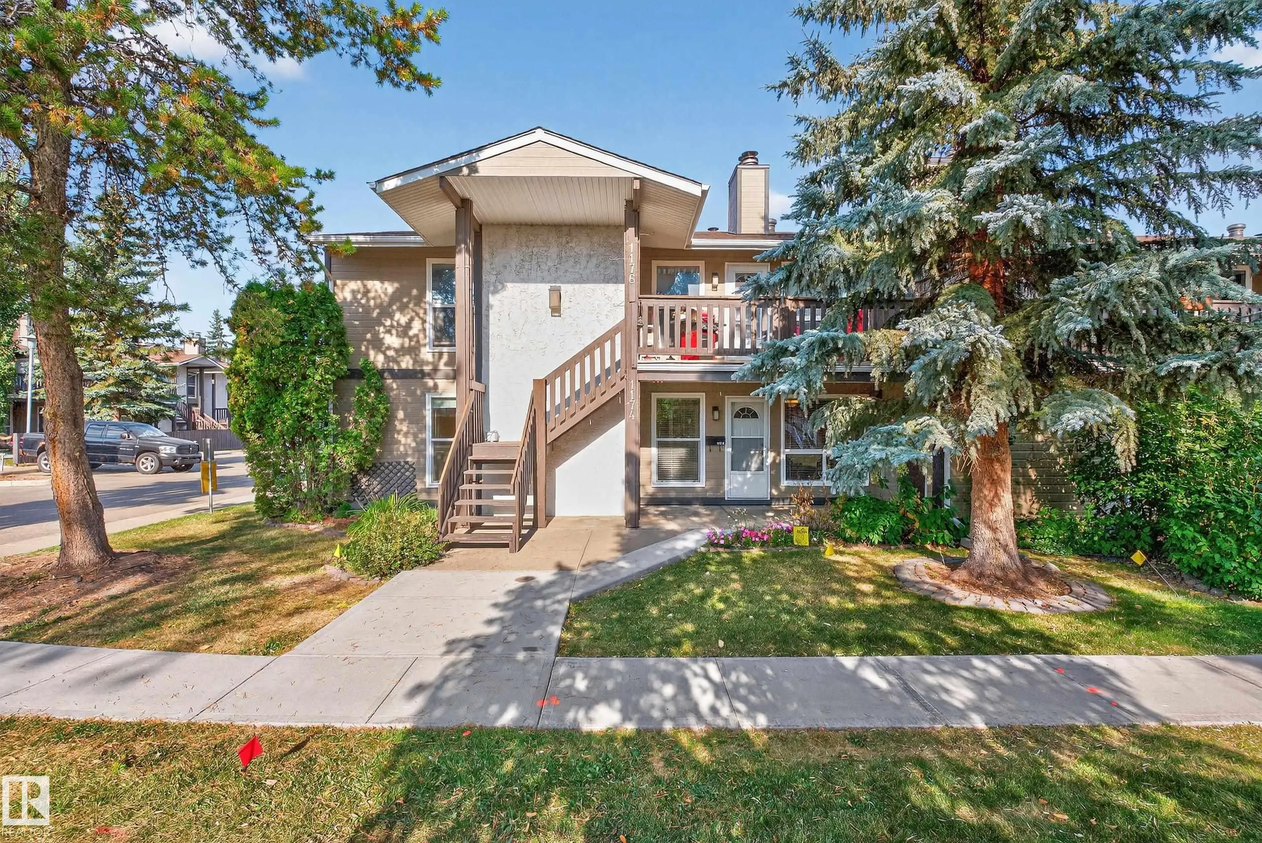 1174 SADDLEBACK Road