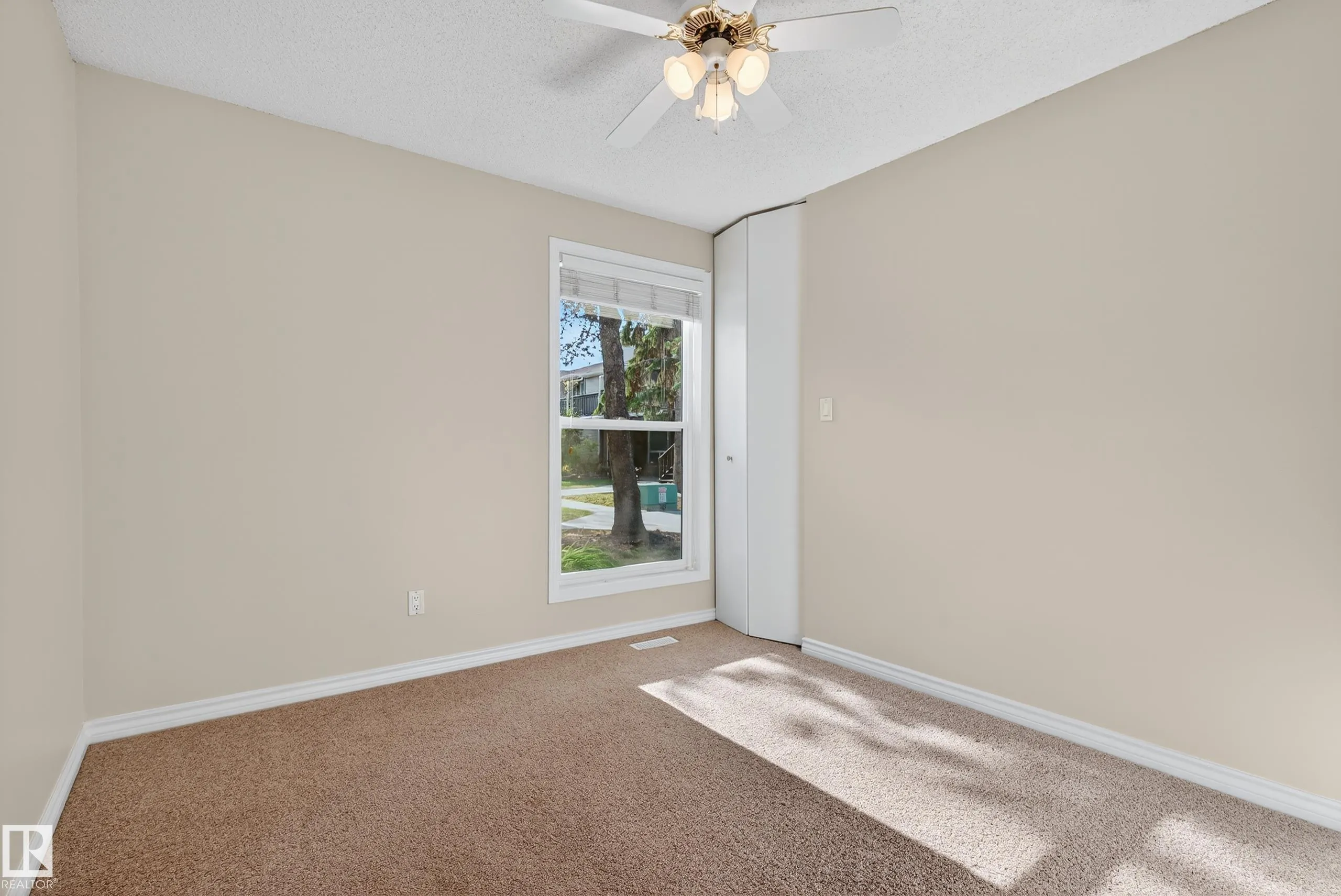 1174 SADDLEBACK Road