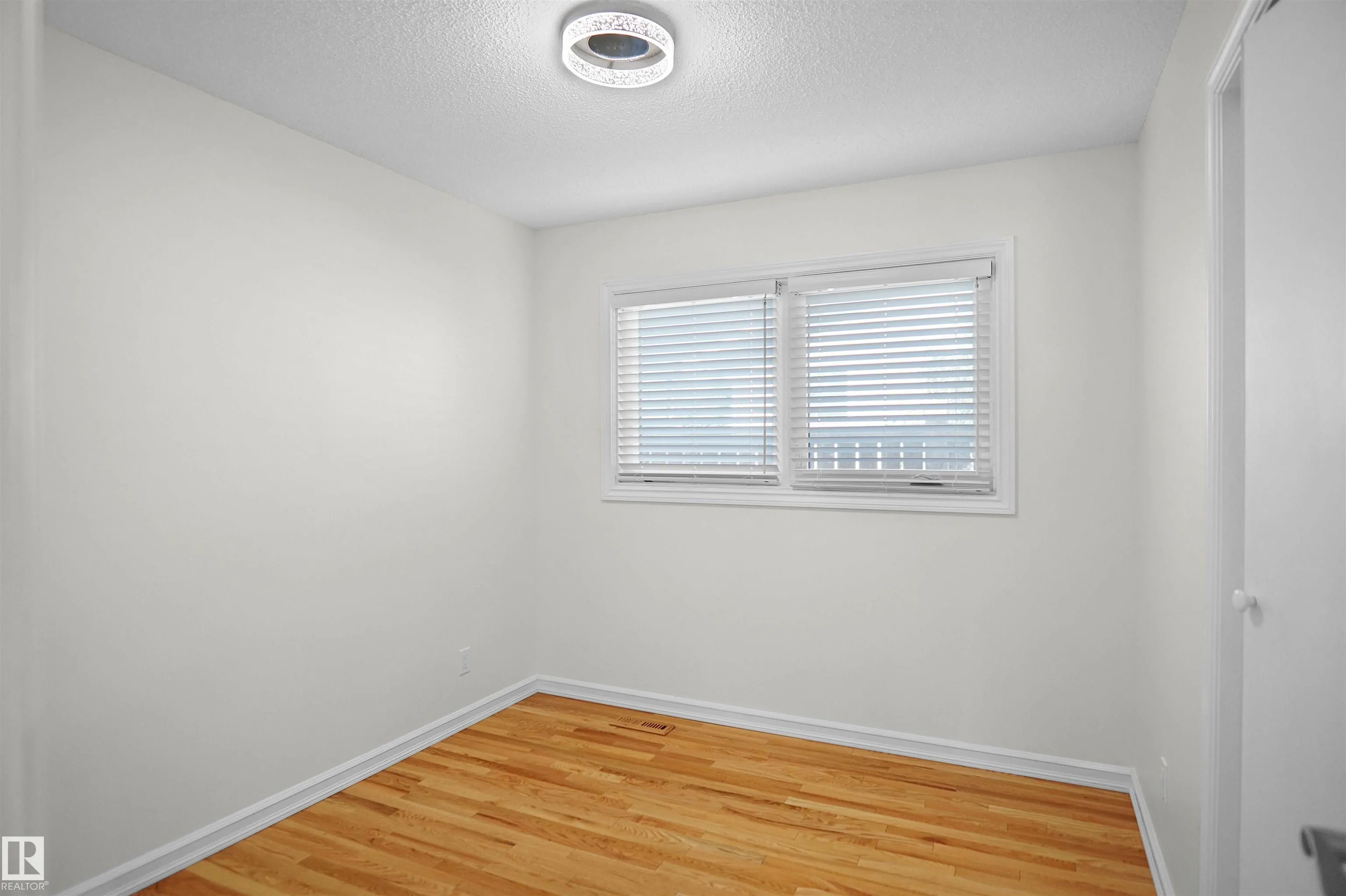 16008 101 Street