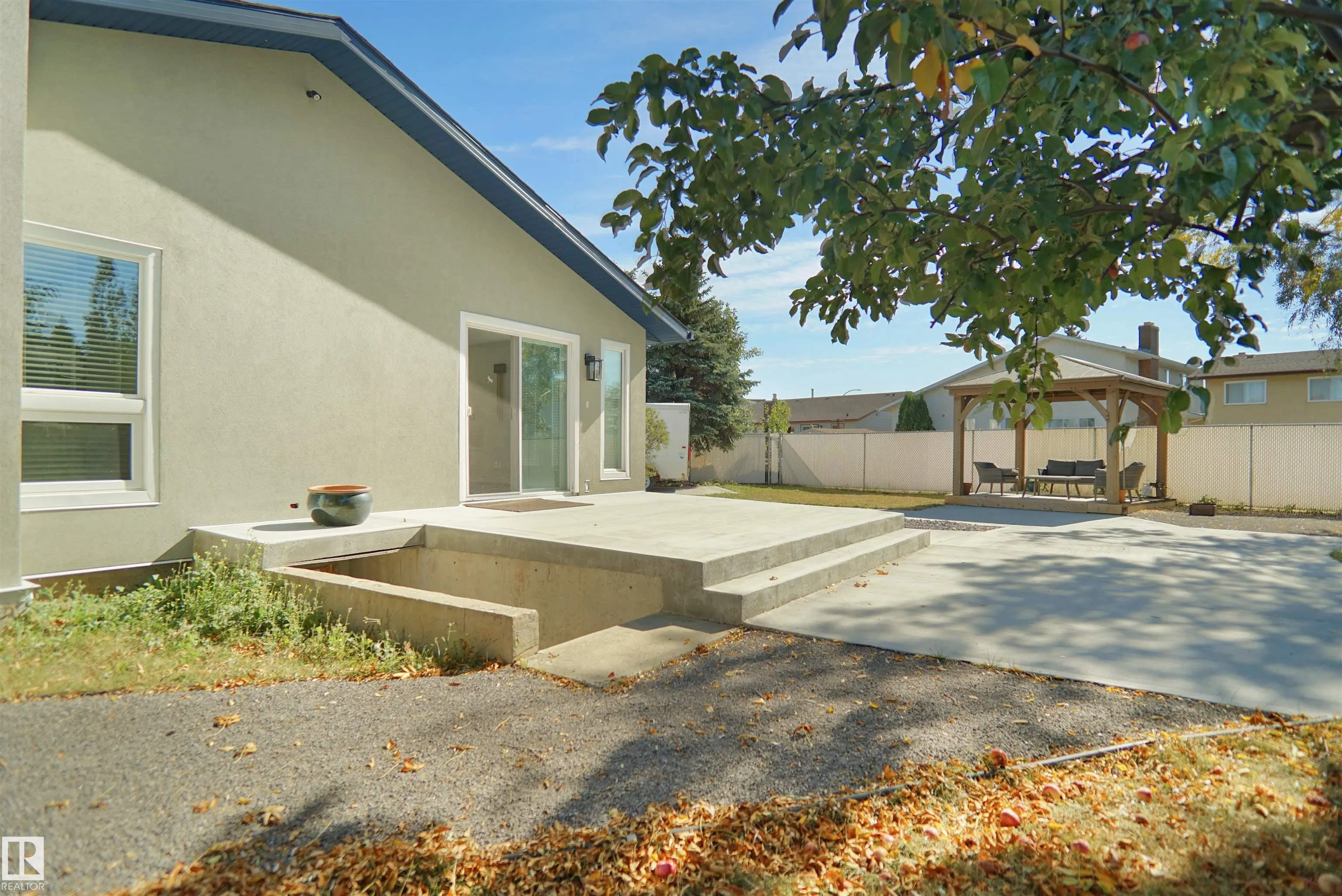 16008 101 Street