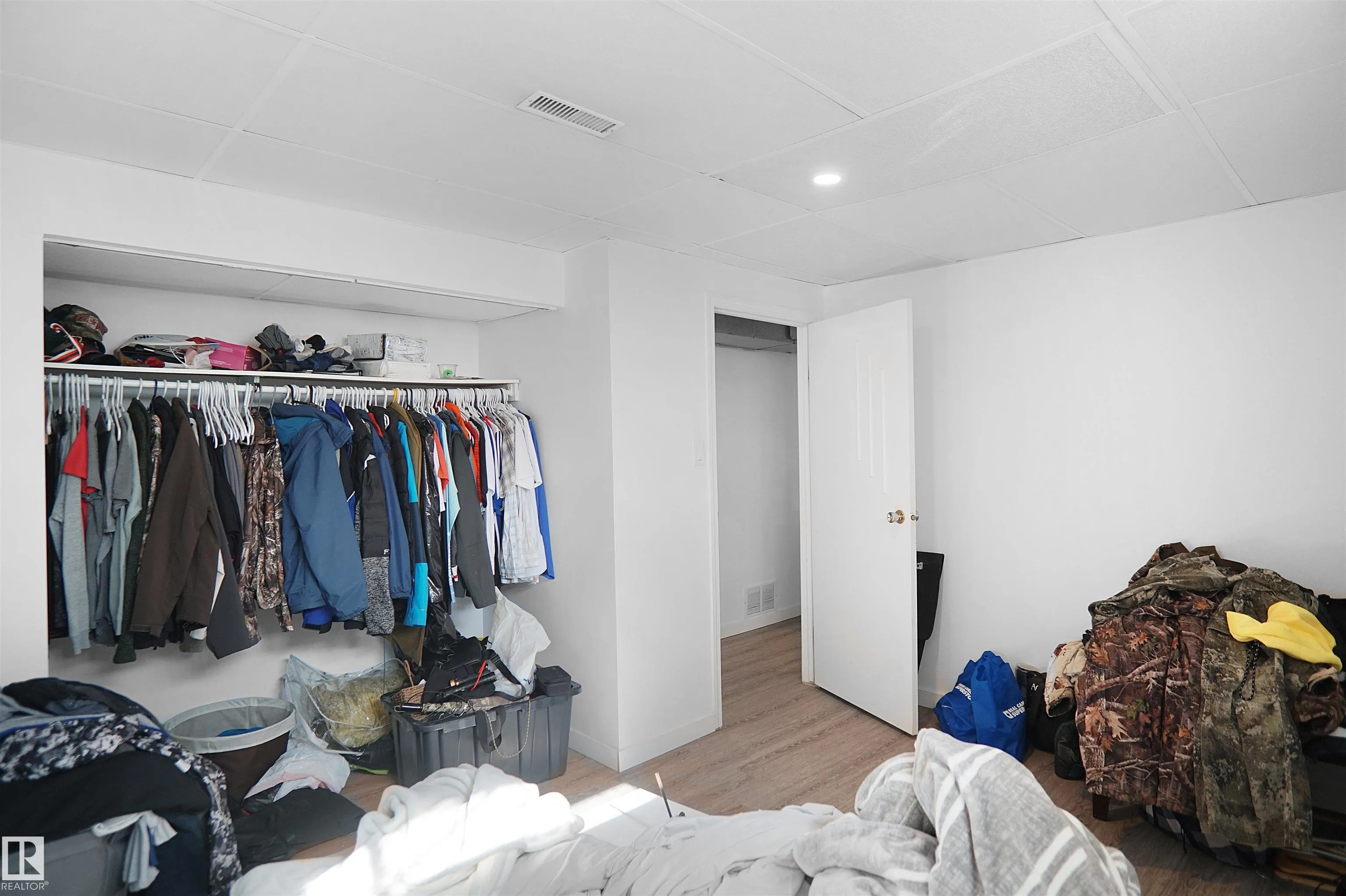 16008 101 Street