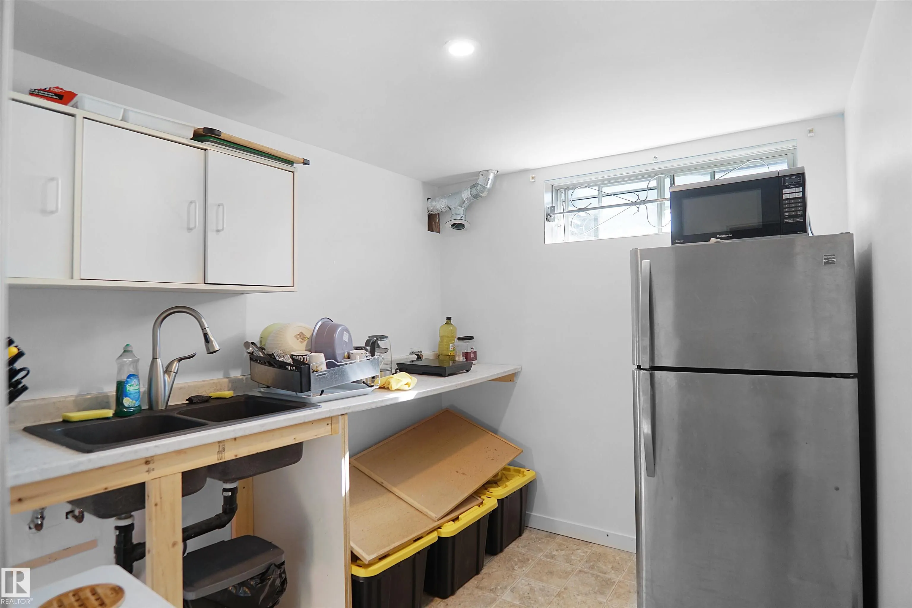 16008 101 Street