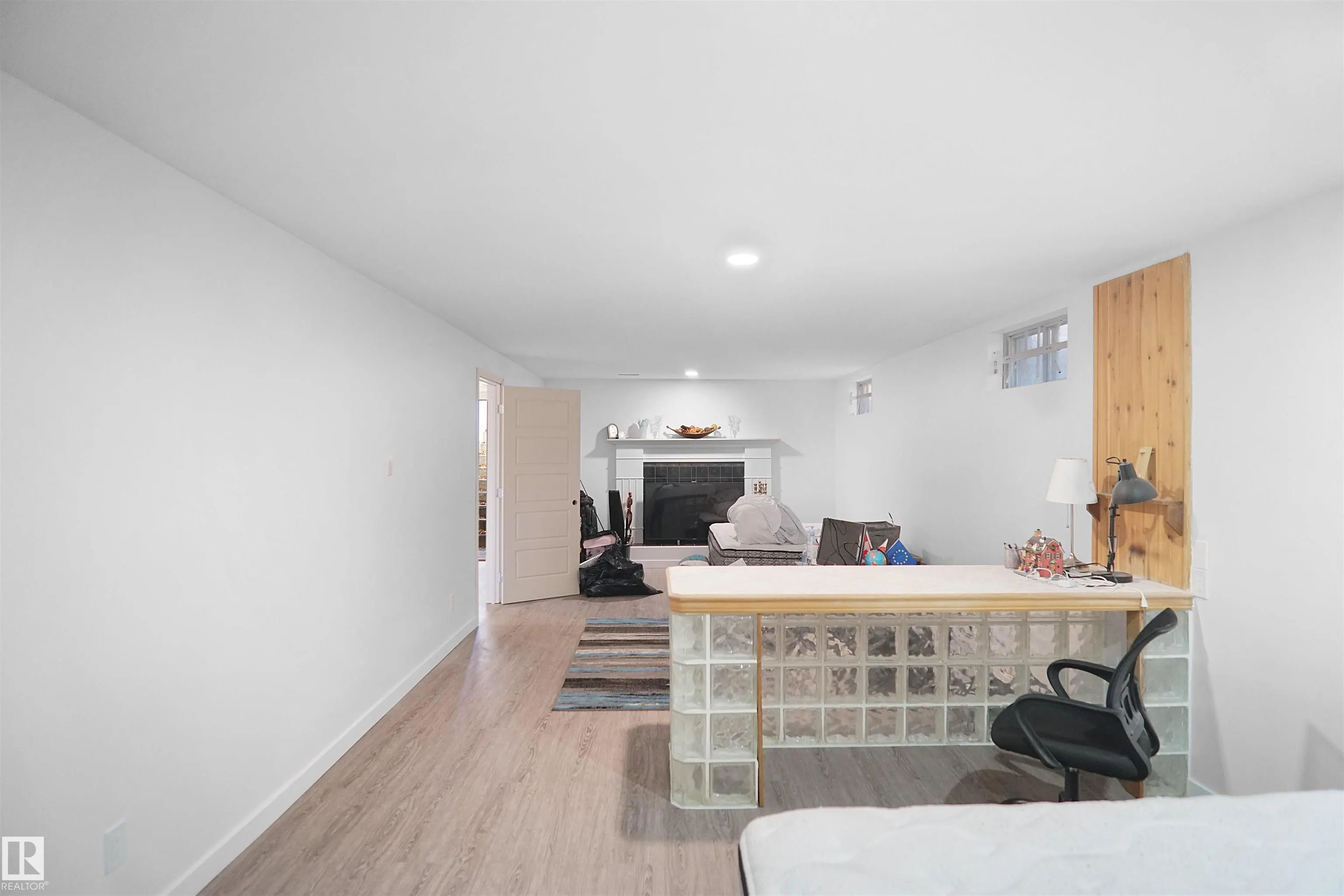 16008 101 Street