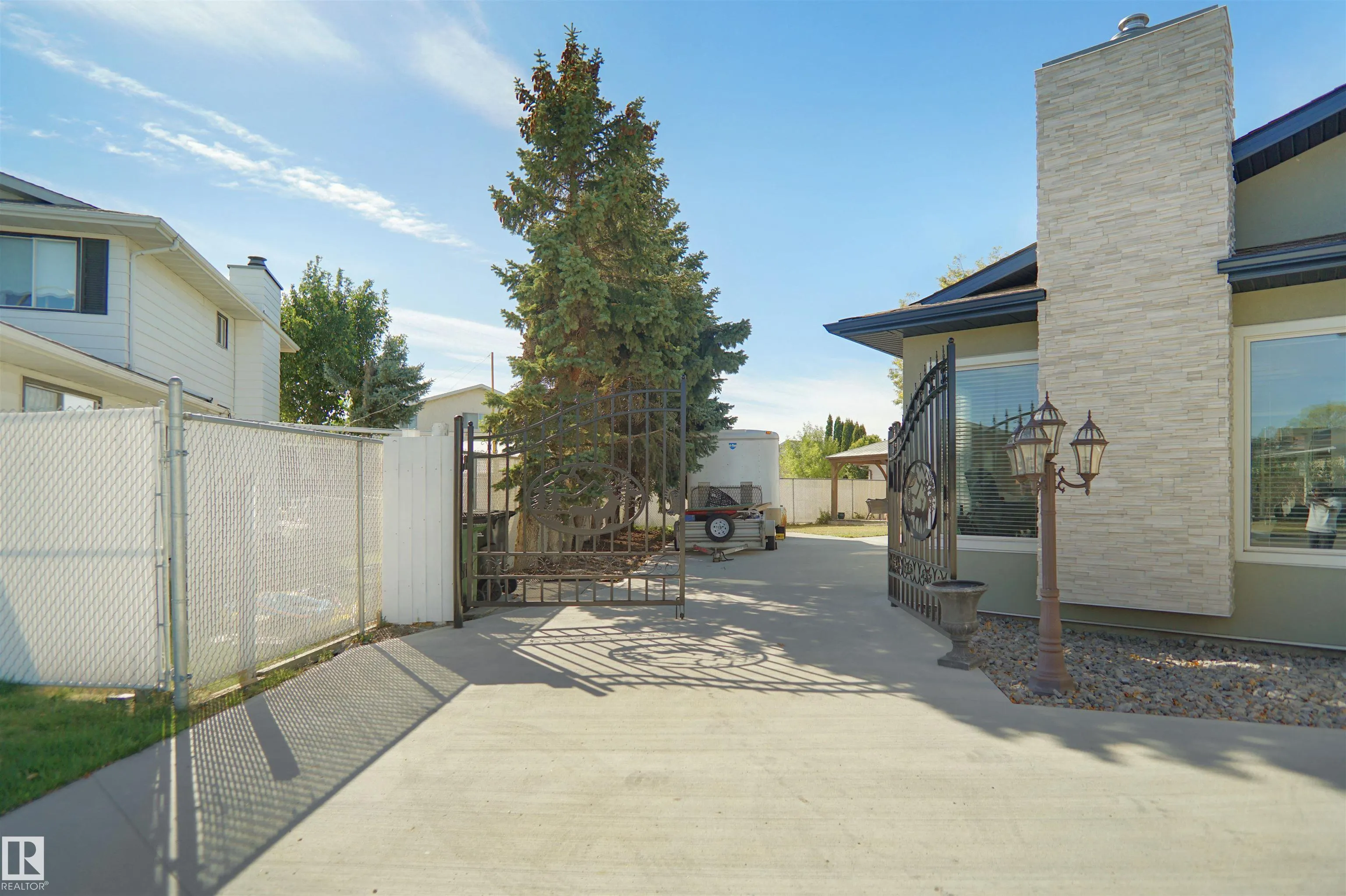 16008 101 Street