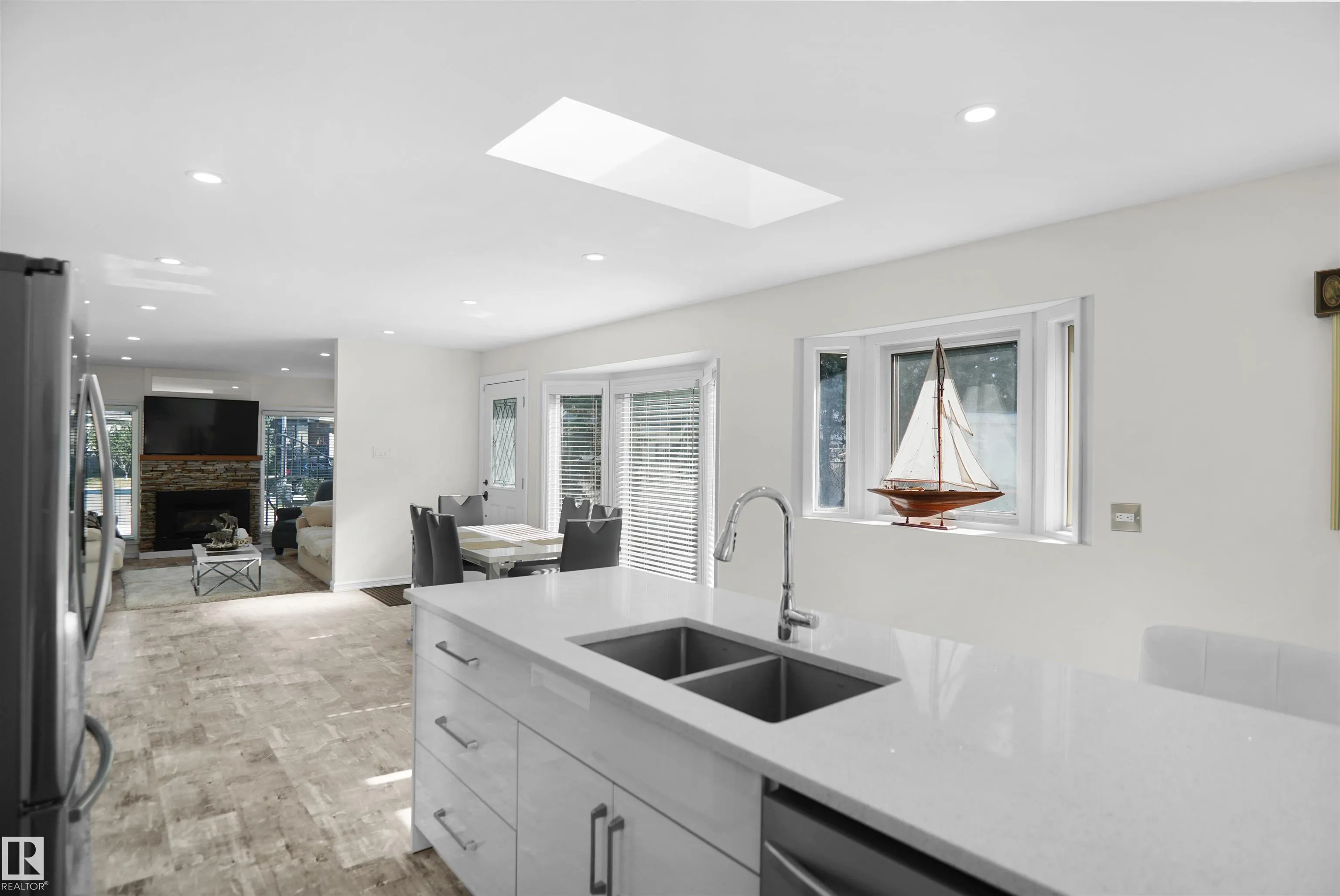 16008 101 Street