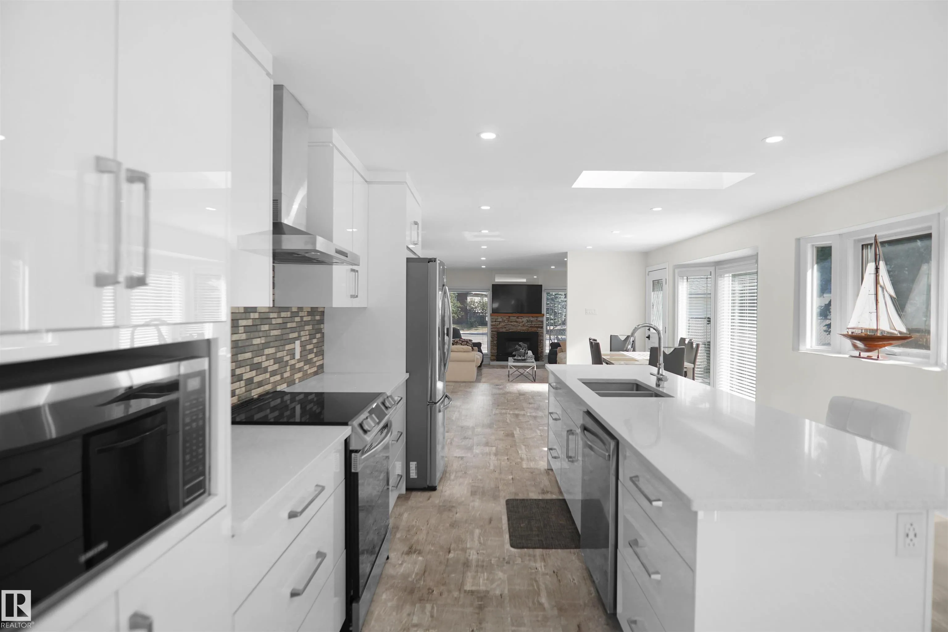 16008 101 Street