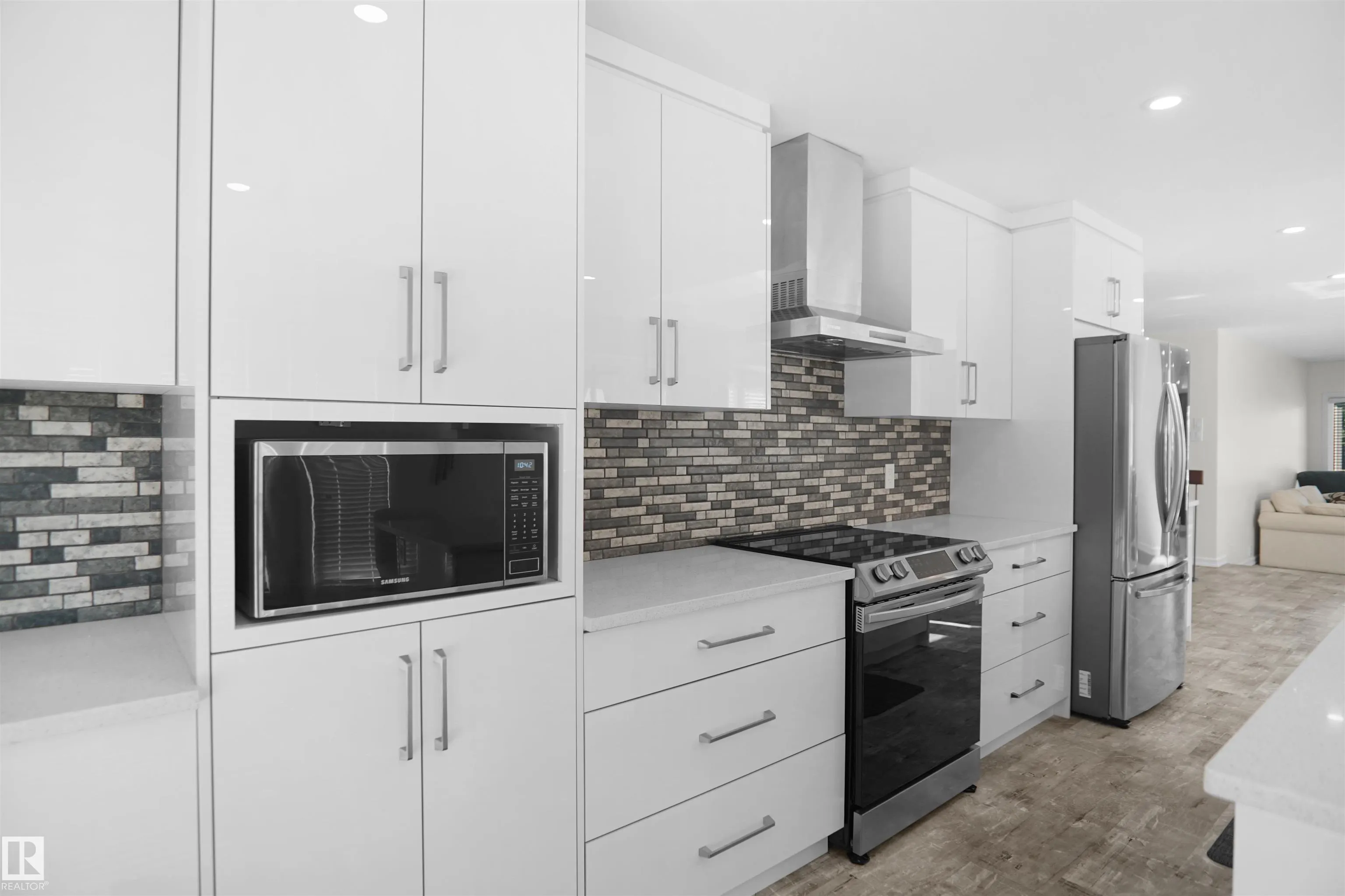 16008 101 Street