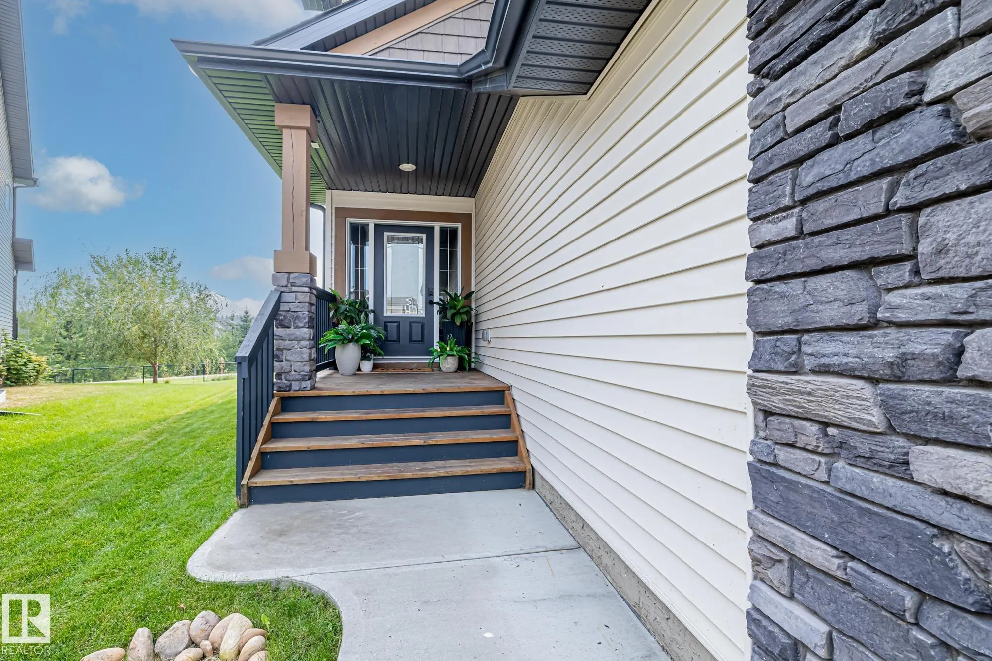 10 MEADOWLAND Gardens